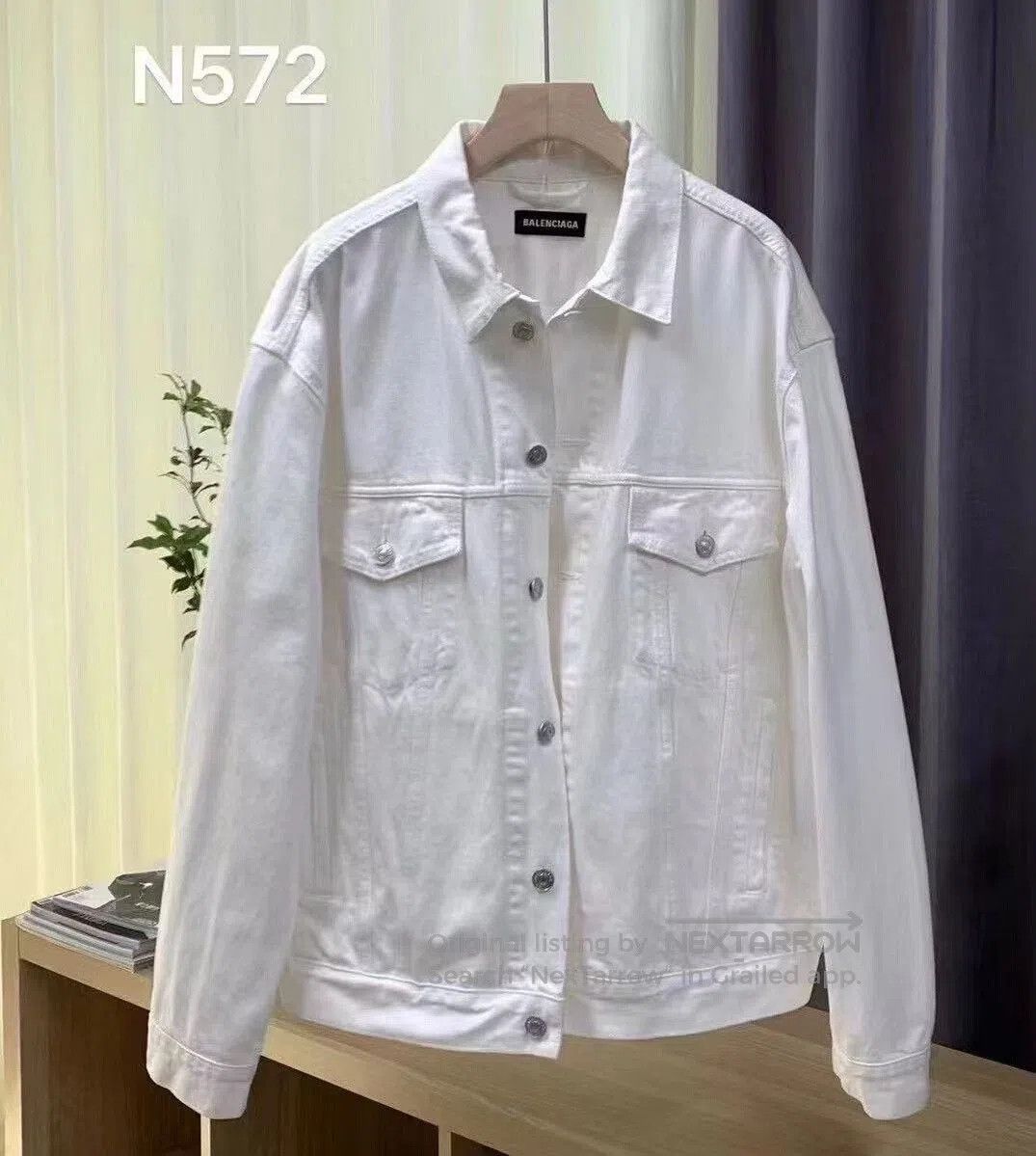 Balenciaga Balenciaga Logo Denim Jacket in White. Size US M / EU 48-50 / 2 - 1 Thumbnail