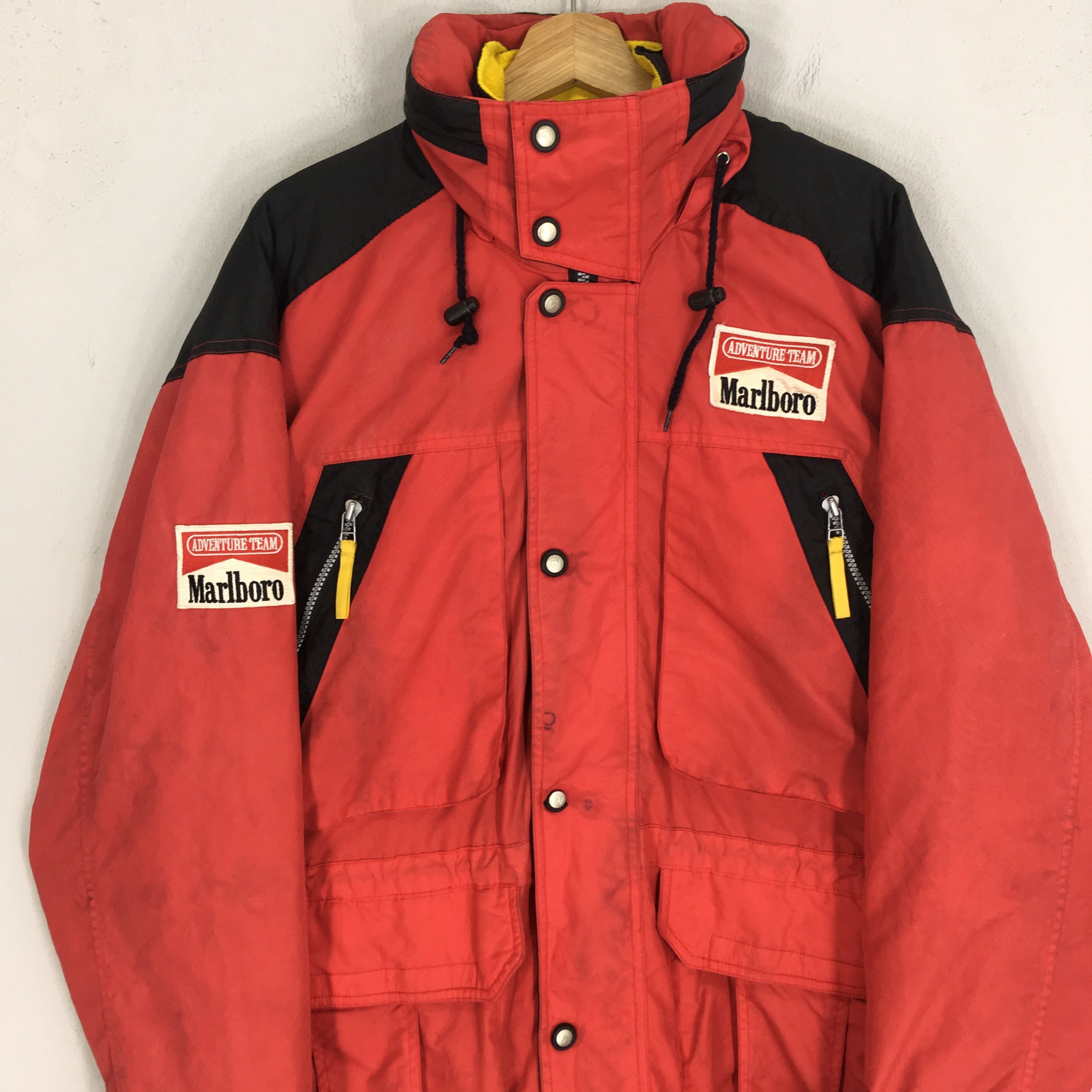 Marlboro Vintage 90s Marlboro Adventure Team Red Ski Jacket Size US L / EU 52-54 / 3 - 5 Thumbnail