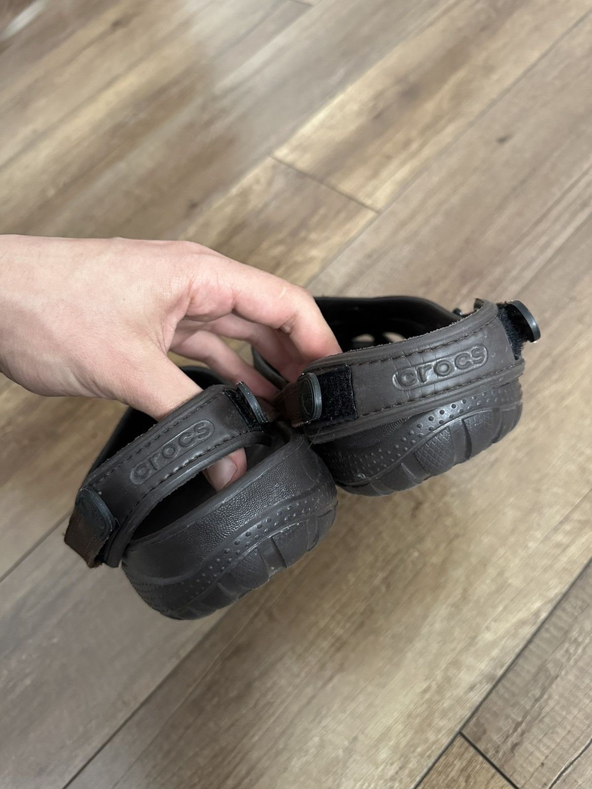 Crocs Crocs Yukon Leather Brown Sandals Shoes Clogs Size US 11 / EU 44 - 7 Thumbnail