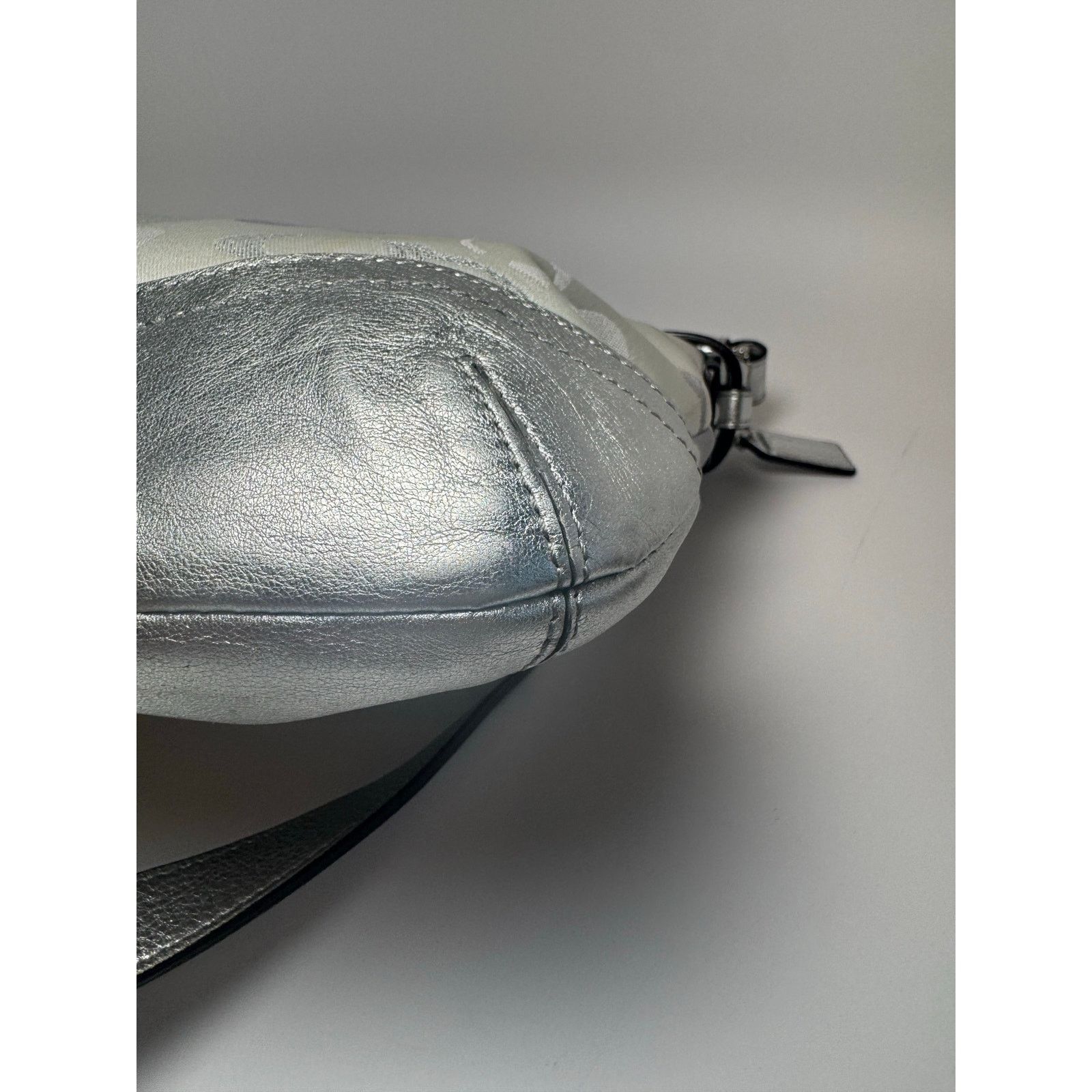 Coach Coach Optic Metallic Signature Chain Silver Crossbody #19820 Size ONE SIZE - 9 Thumbnail