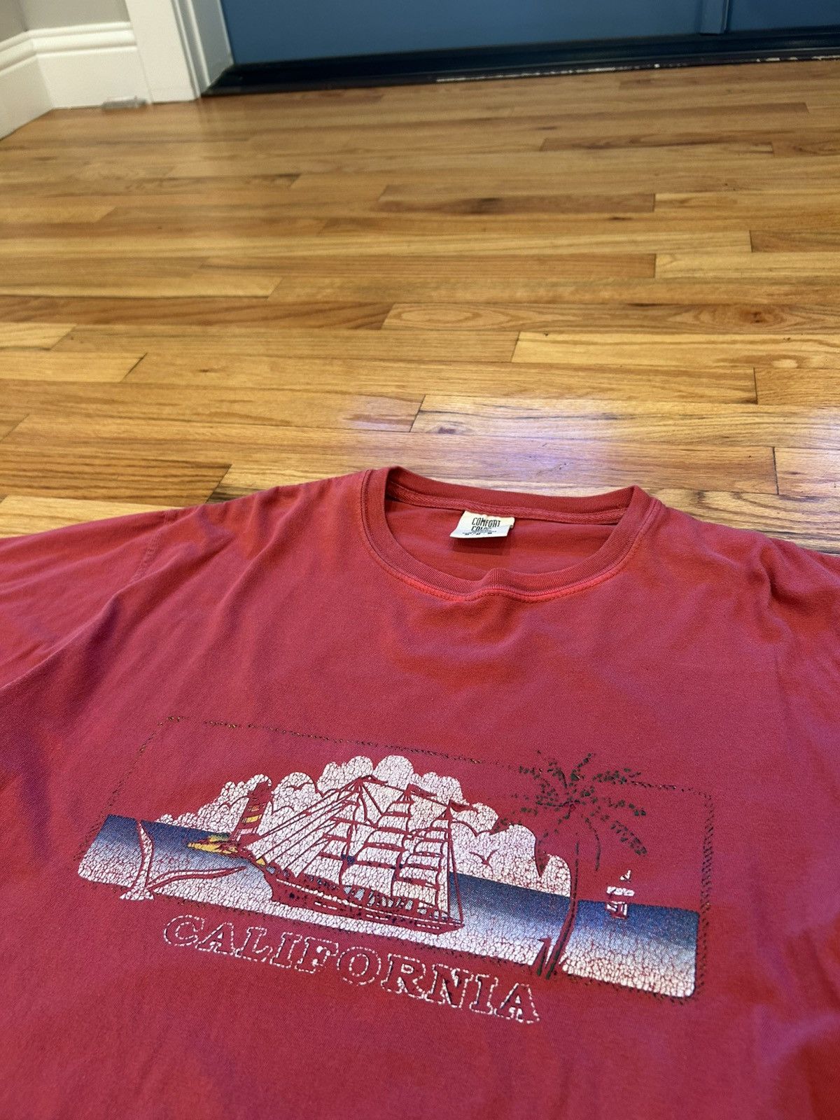 Other Red California graphic tee w palm trees and sailboat Size US M / EU 48-50 / 2 - 3 Thumbnail