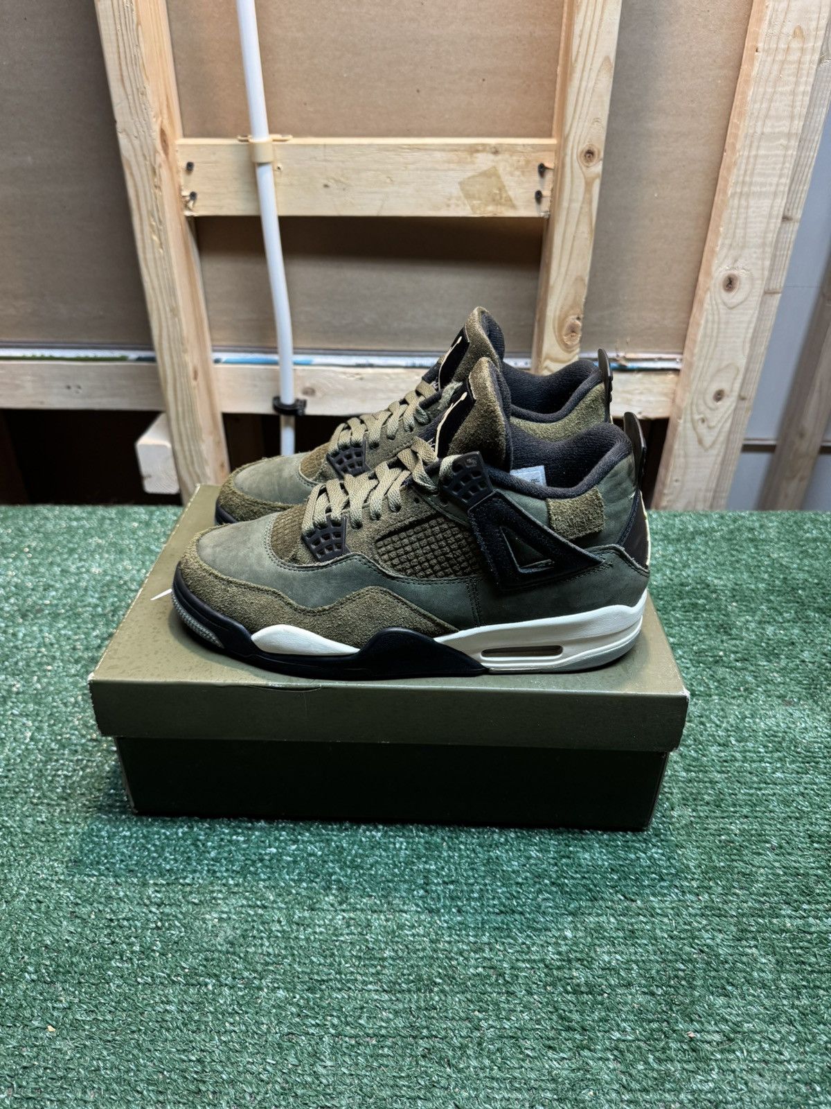 Jordan Brand Jordan Retro 4 Olive Green Size 9 Size US 9 / EU 42 - 8 Thumbnail