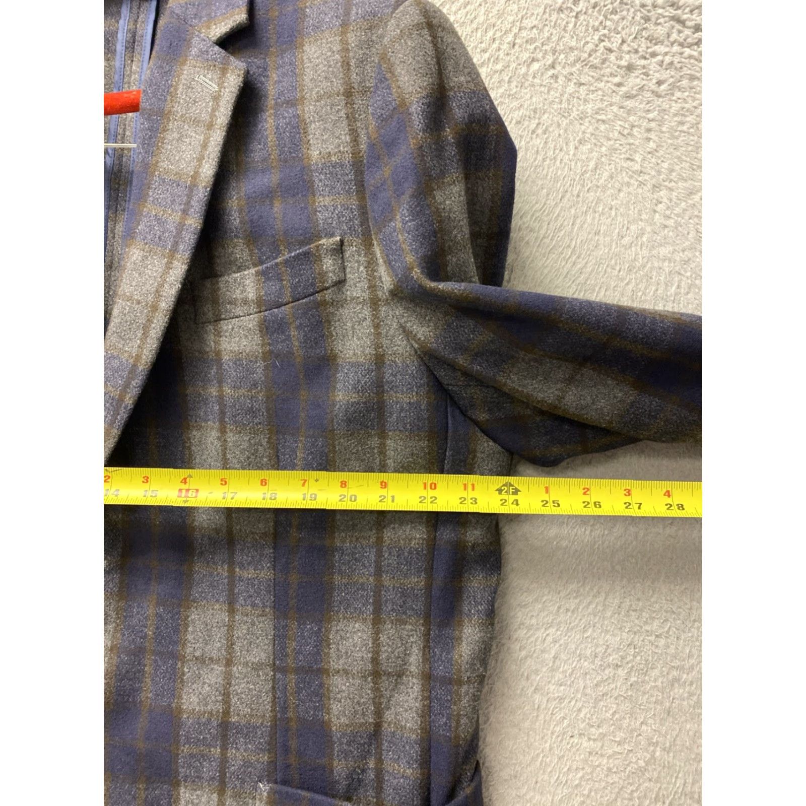 Banana Republic Banana Republic Men’s Blazer Jacket 46R Plaid Notch Lapel Regular Single-Breasted 2-Button Front Inner Pockets Wool Polyester Blend Multicolor Men’s Size 46R - 3 Thumbnail