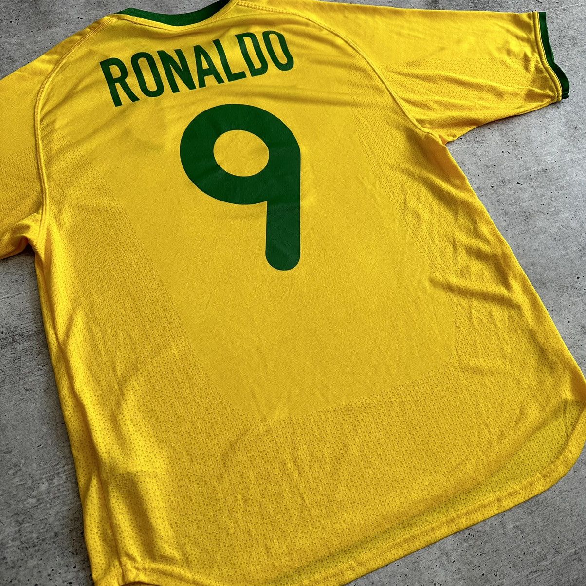 Nike Nike Brazil 00s Home Football Shirt Soccer Jersey #9 Ronaldo Size US M / EU 48-50 / 2 - 12 Thumbnail