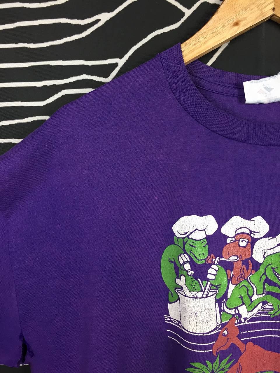 Jerzees × Vintage Vtg 90s Distressed Dinosaur "Lunch Time!" Made In Usa Tee Size US XL / EU 56 / 4 - 3 Thumbnail