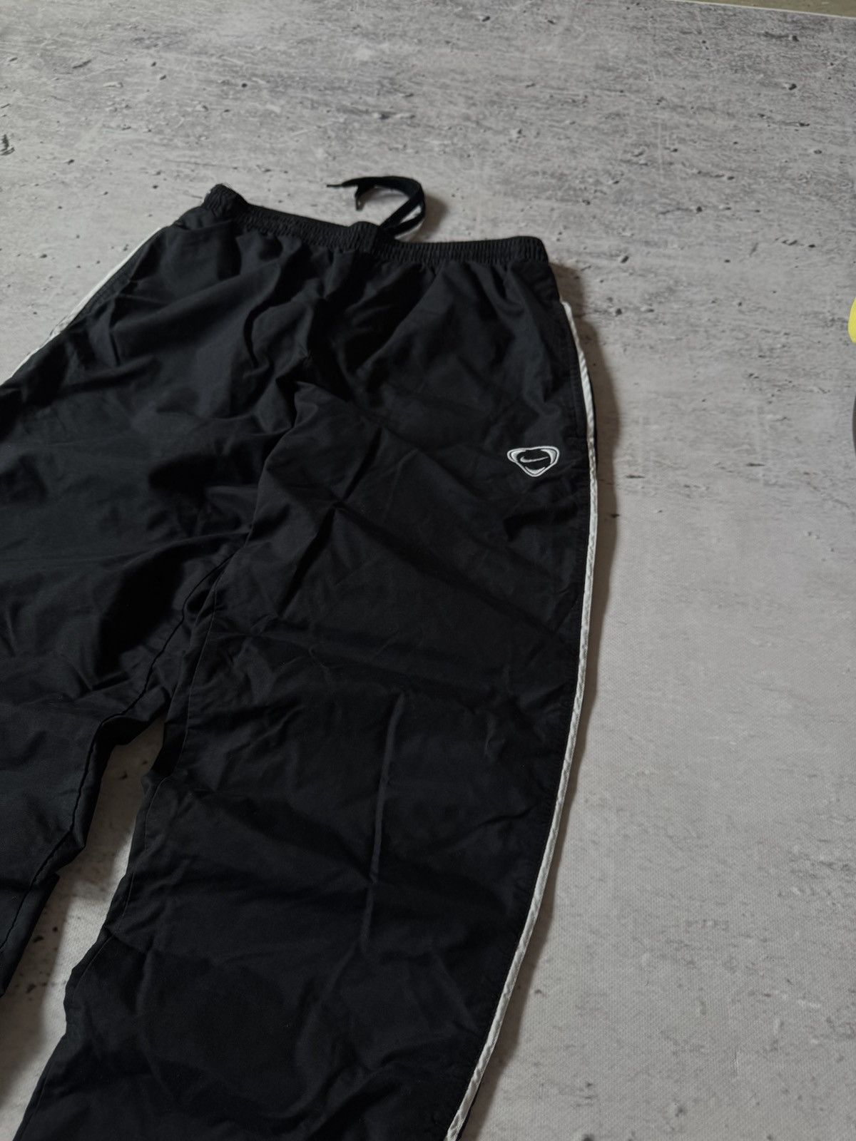 Nike × Vintage NIKE NYLON VINTAGE Y2K OVERSIZE BAGGY FIT PANTS SWEATPANTS Size US 32 / EU 48 - 3 Thumbnail