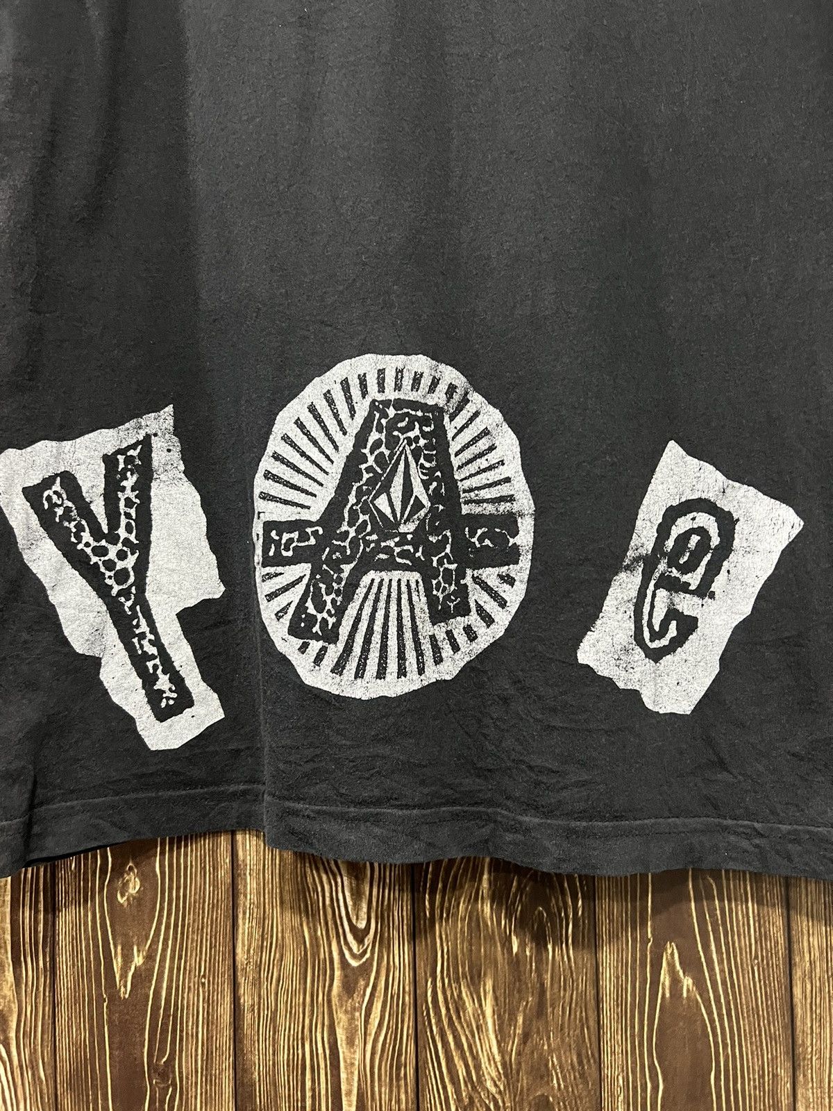 Vintage × Volcom Vintage Volcom ‘Youth Against Establishment’ Tshirt Size US M / EU 48-50 / 2 - 12 Thumbnail