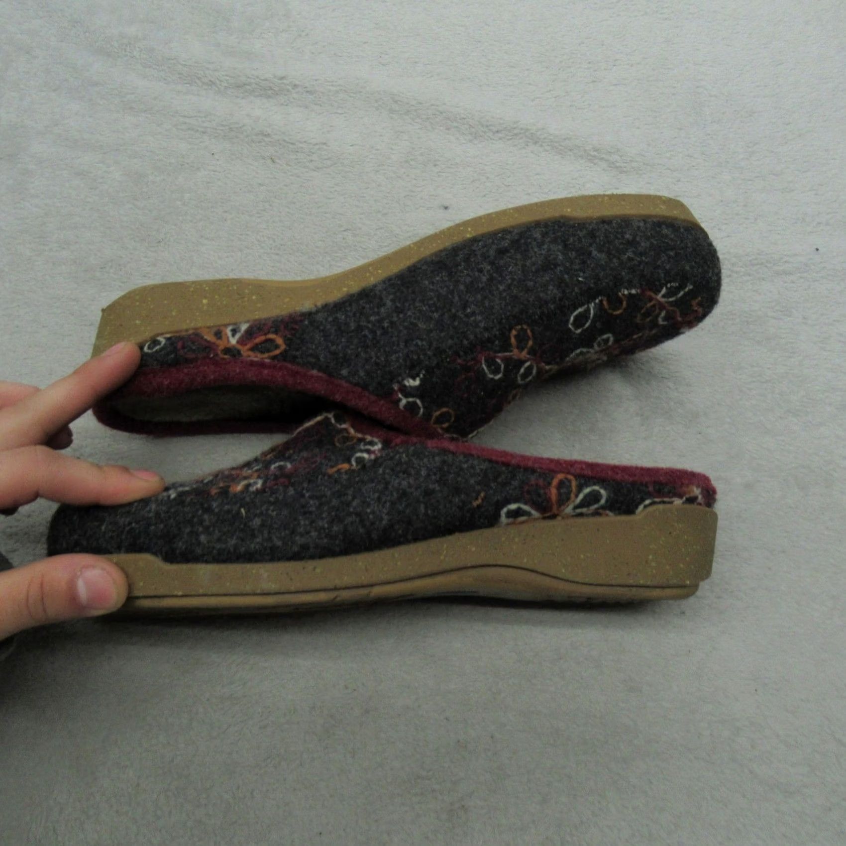 Taos Taos Women 10-10.5 Wool Clogs Red Woolderness 2 Embroidered Slip-On Comfort Size ONE SIZE - 2 Thumbnail