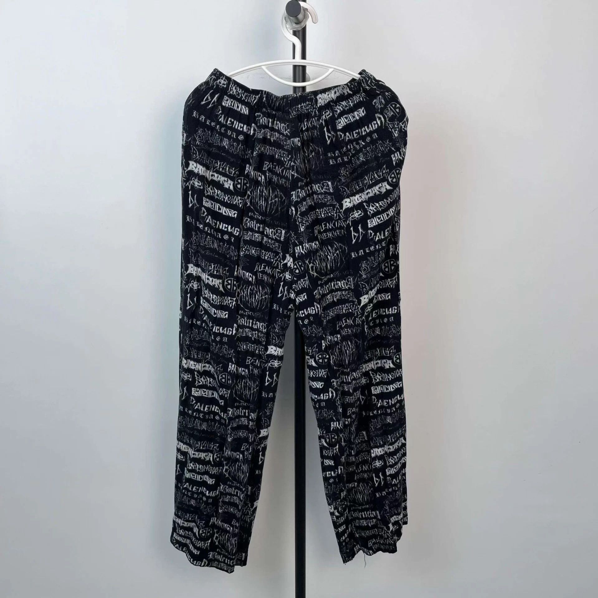 Balenciaga Balenciaga tech fiber all over print gray pants 44 Size US 28 / EU 44 - 2 Thumbnail