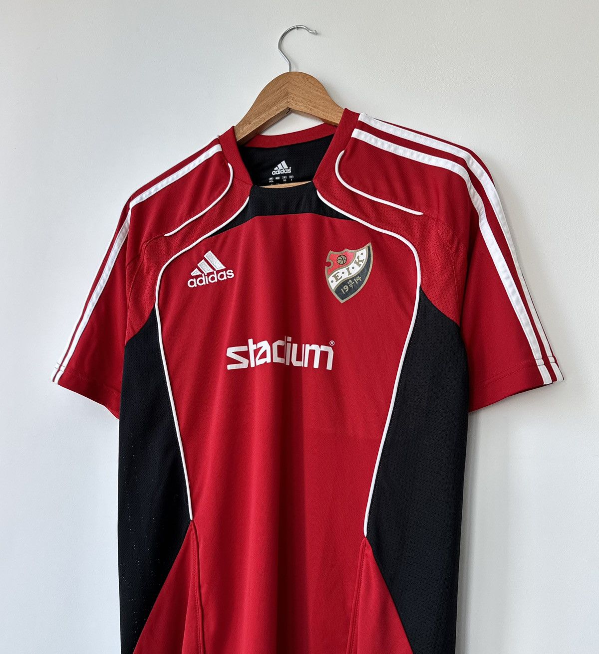 Adidas × Vintage Enskede IK Sweden Adidas Vintage Football Shirt Men's Size S Size US S / EU 44-46 / 1 - 5 Thumbnail