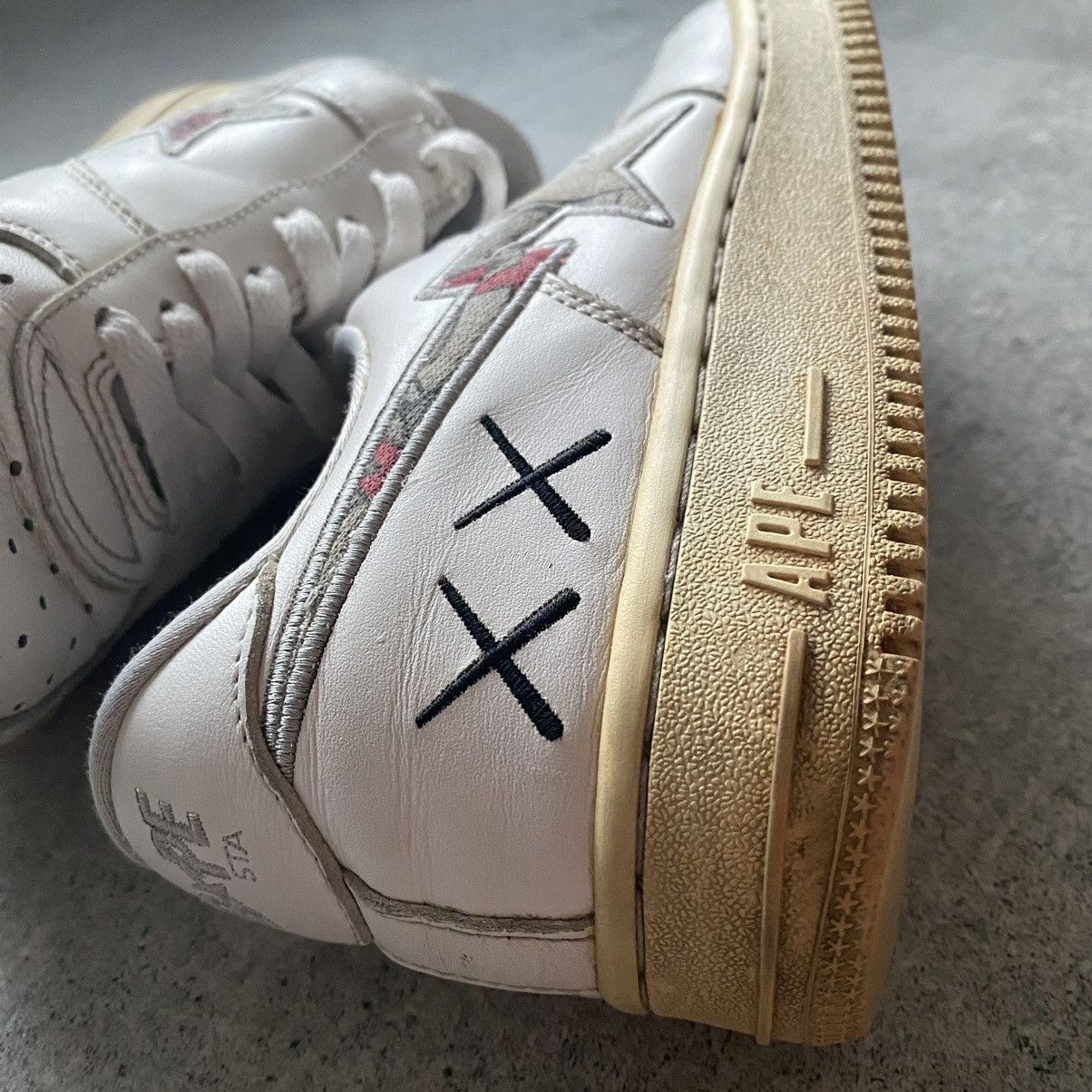 Bape × Kaws A Bathing Ape BAPE x Kaws Bapesta STA sneakers Size US 9.5 / EU 42-43 - 4 Thumbnail