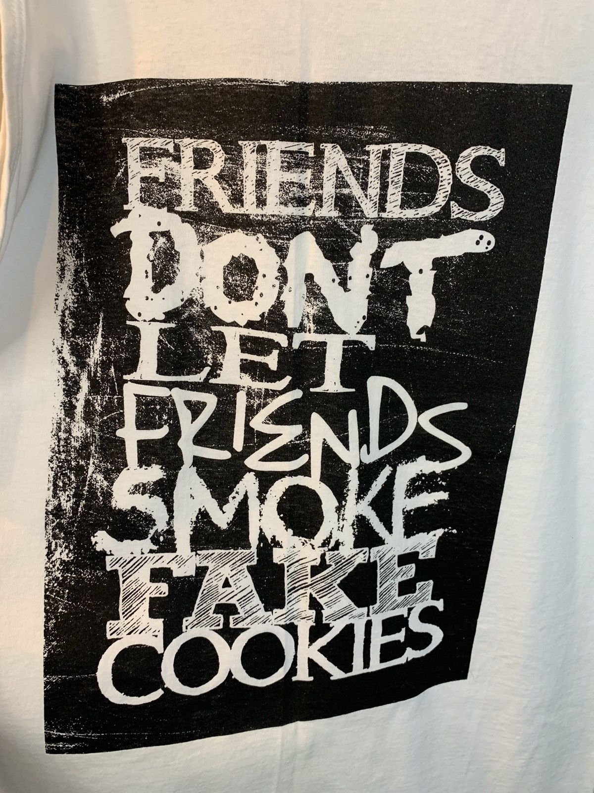 Other *RARE* Friends Don’t Let Friends Smoke Fake Cookies Tank Top Size US M / EU 48-50 / 2 - 2 Thumbnail