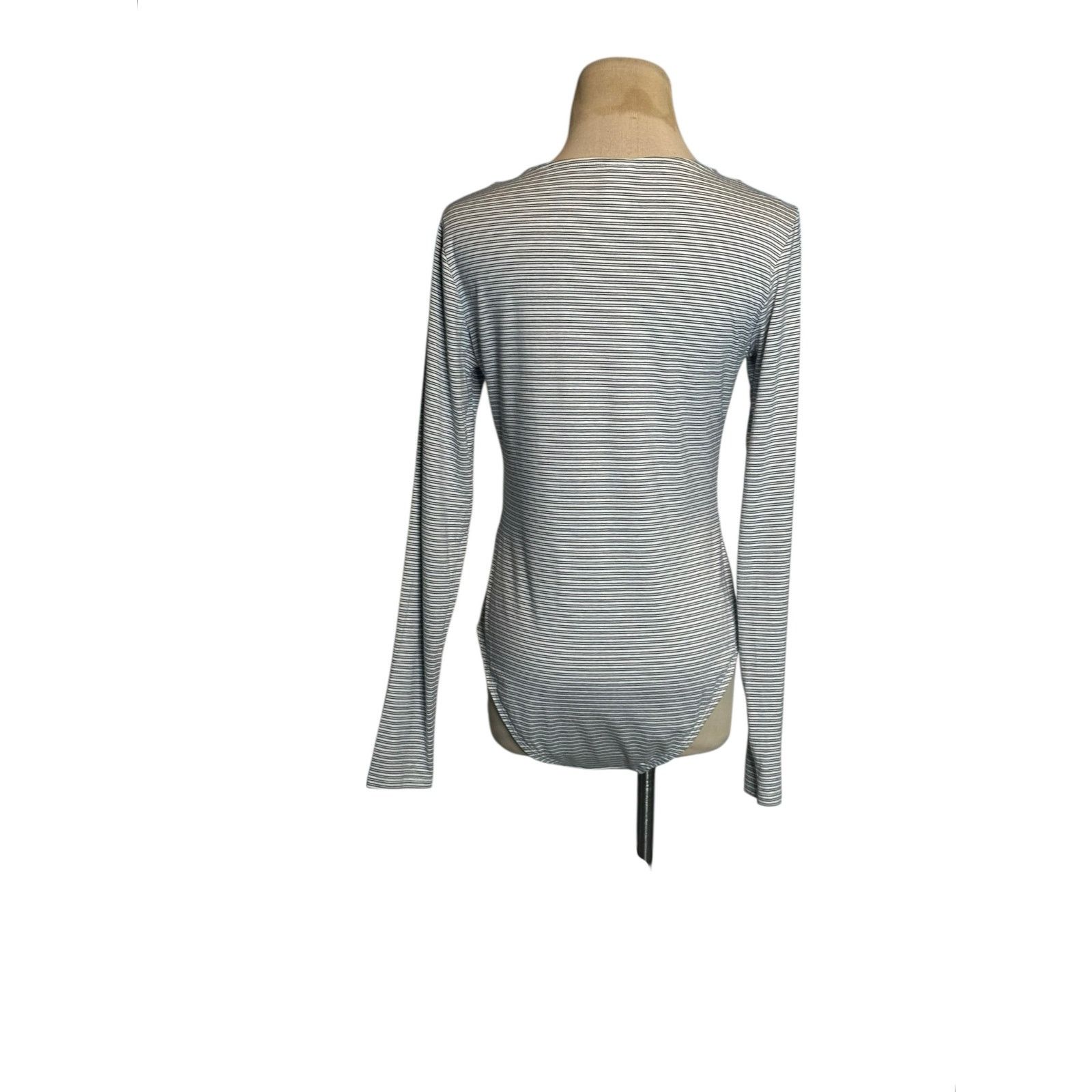 H&M H&M white blue long sleeves bodysuit size Medium Size M / US 6-8 / IT 42-44 - 9 Thumbnail