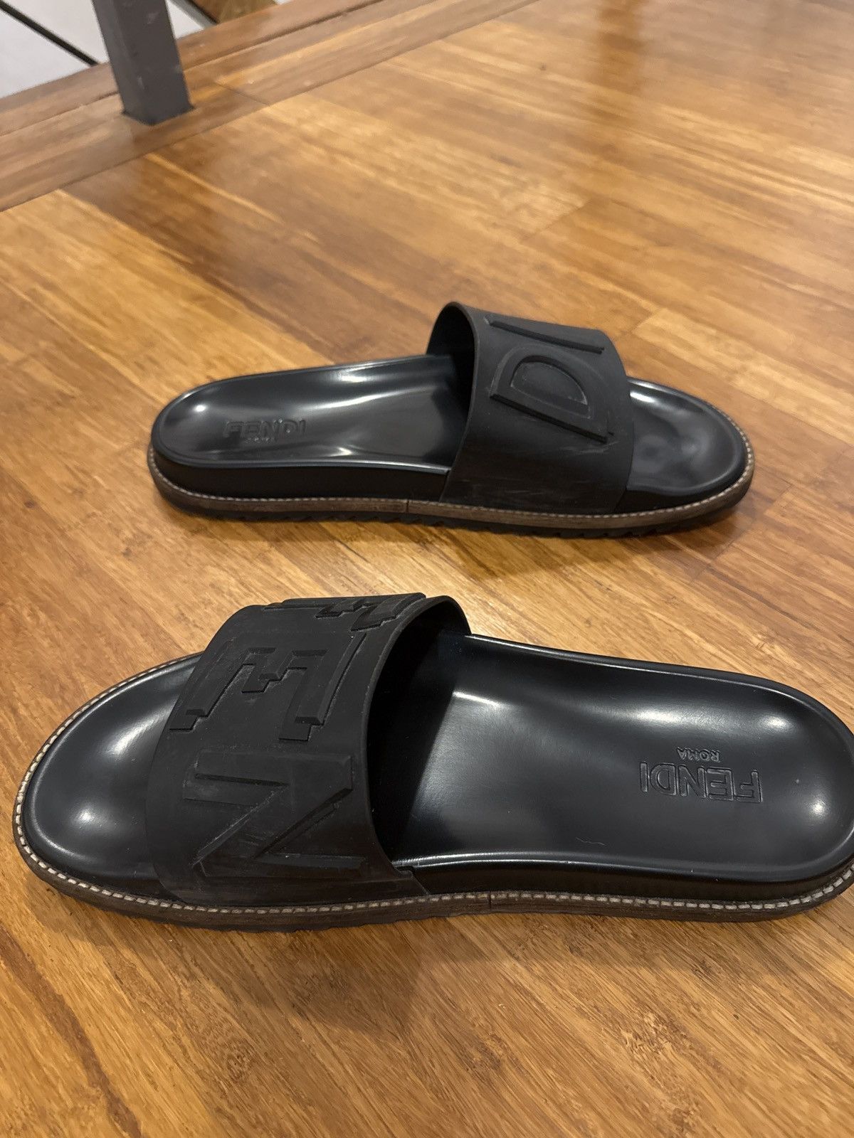 Fendi Fendi Logo Slides/Sandals Size US 12 / EU 45 - 5 Thumbnail