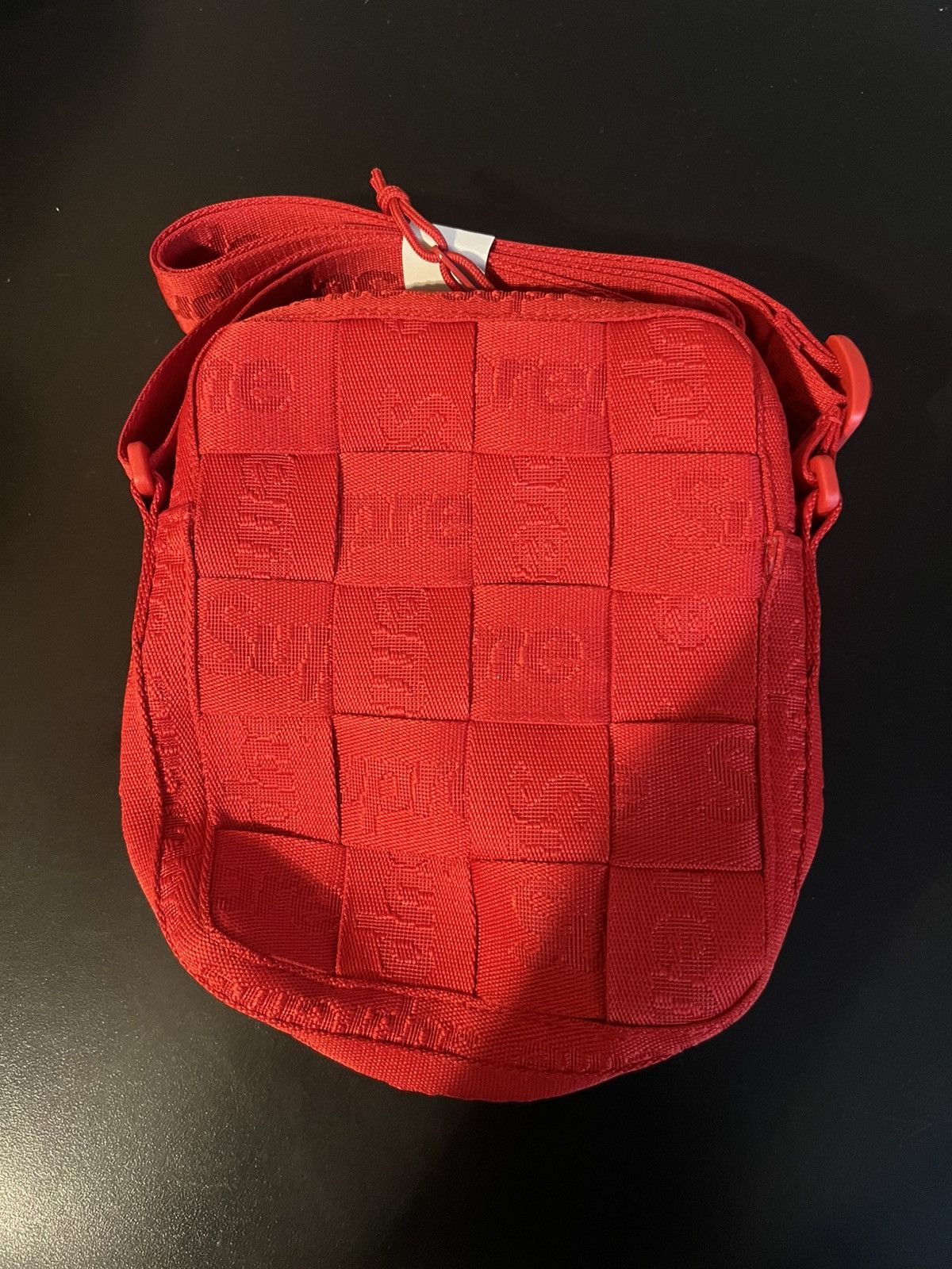 Supreme Supreme Woven Shoulder Bag Red SS23 Size ONE SIZE - 1 Thumbnail