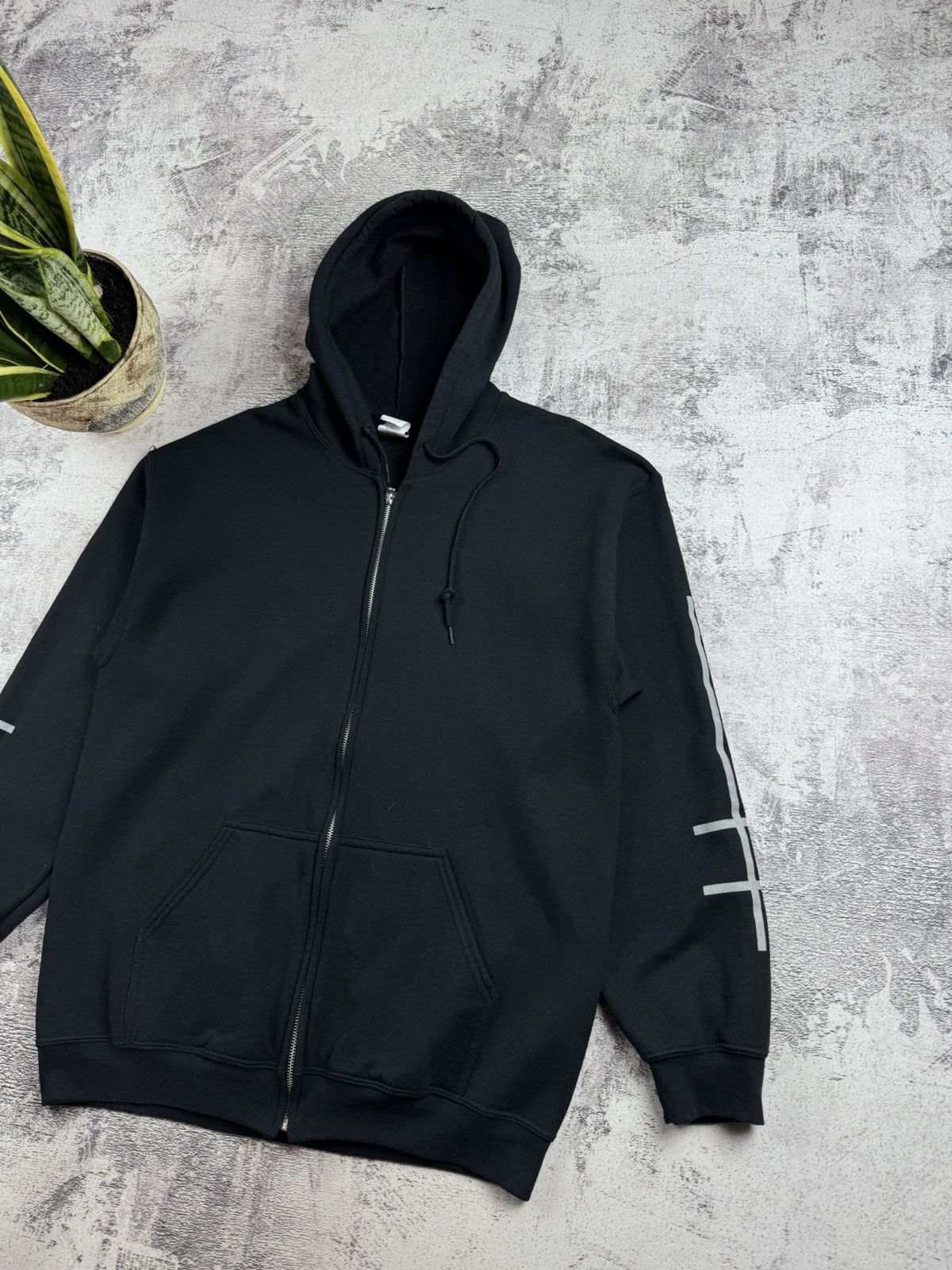 Marilyn Manson Marilyn Manson Vintage Black Men’s Cotton Large Band Hip Hop Zip Hoodie Pullover Size US L / EU 52-54 / 3 - 5 Thumbnail