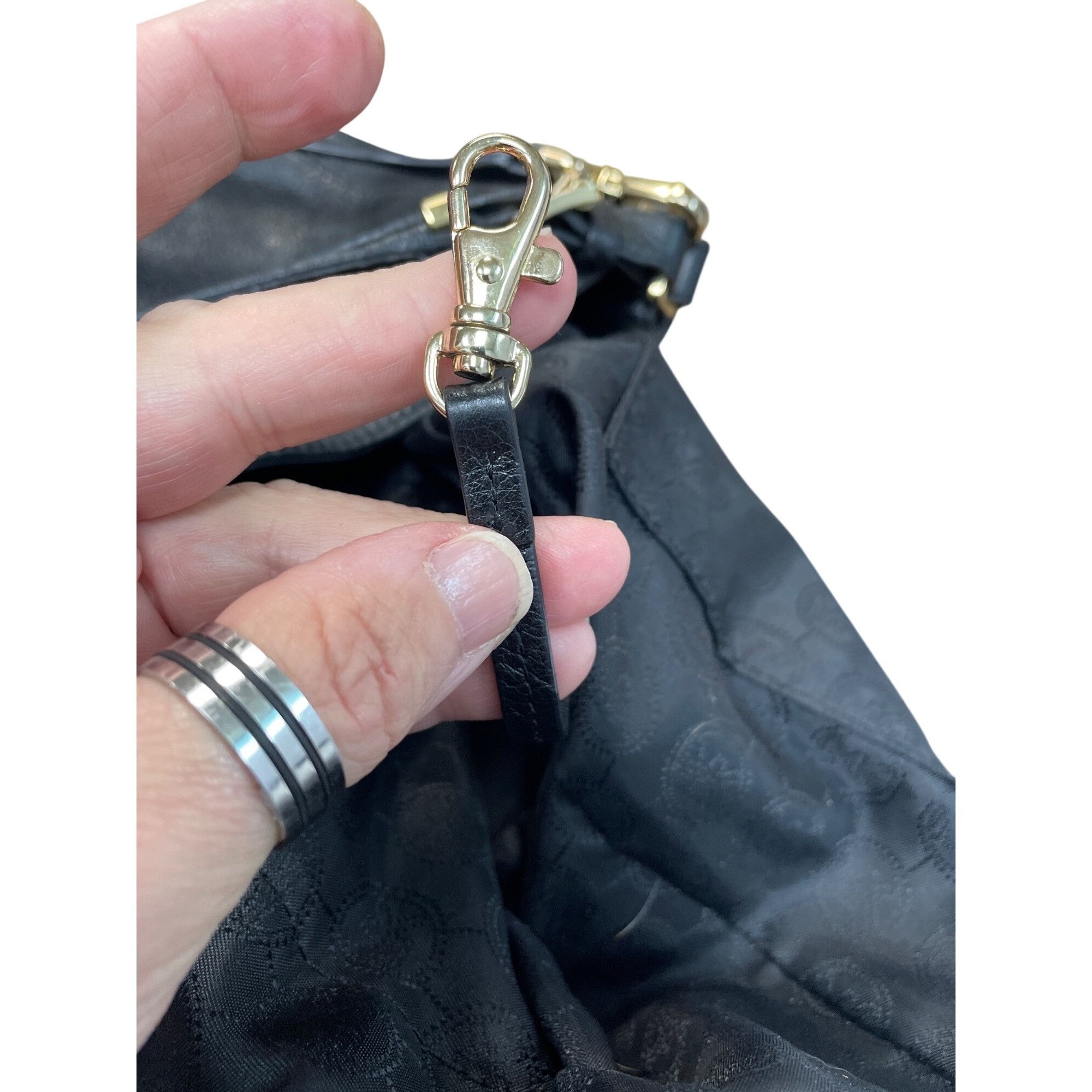 Michael Kors Michael Kors black leather pebbl;ed gold ware crossbody shou Size ONE SIZE - 21 Thumbnail