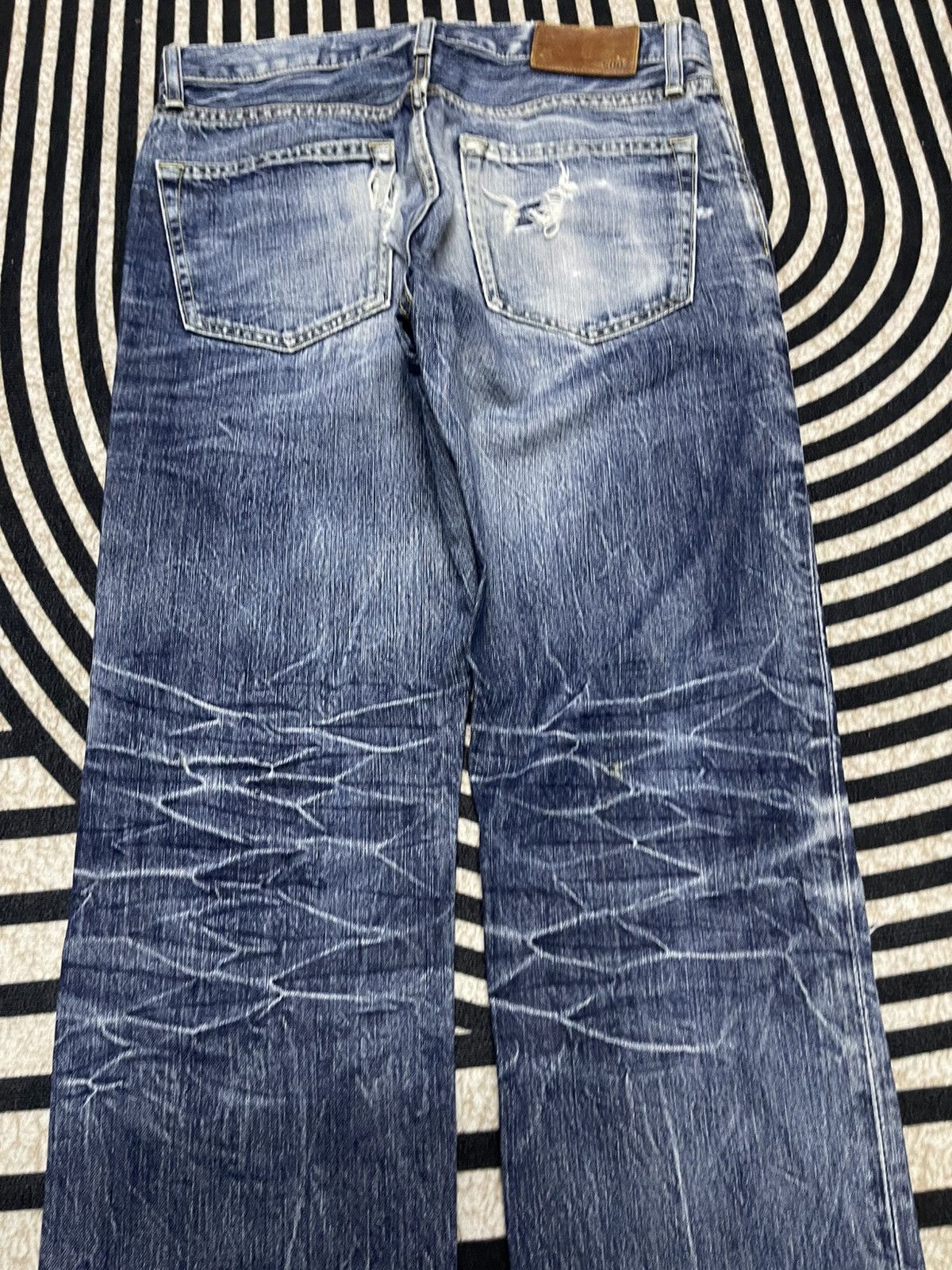 Beauty Beast 2000s UNIQLO MUDWASH DENIM DISTRESSED JEANS Size US 30 / EU 46 - 16 Thumbnail