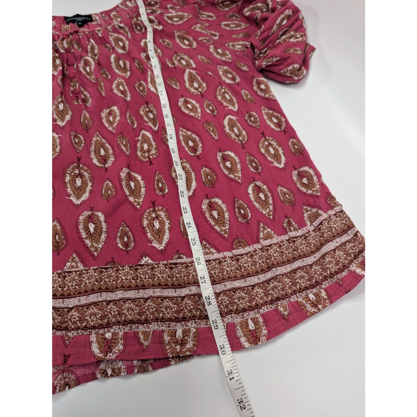 Cynthia Rowley Cynthia Rowley Blouse Women’s 2X Red Pink Paisley Henley Long Sleeve Tunic Collarless Pockets All Seasons Button Size XXL / US 16-18 / IT 52-54 - 4 Thumbnail