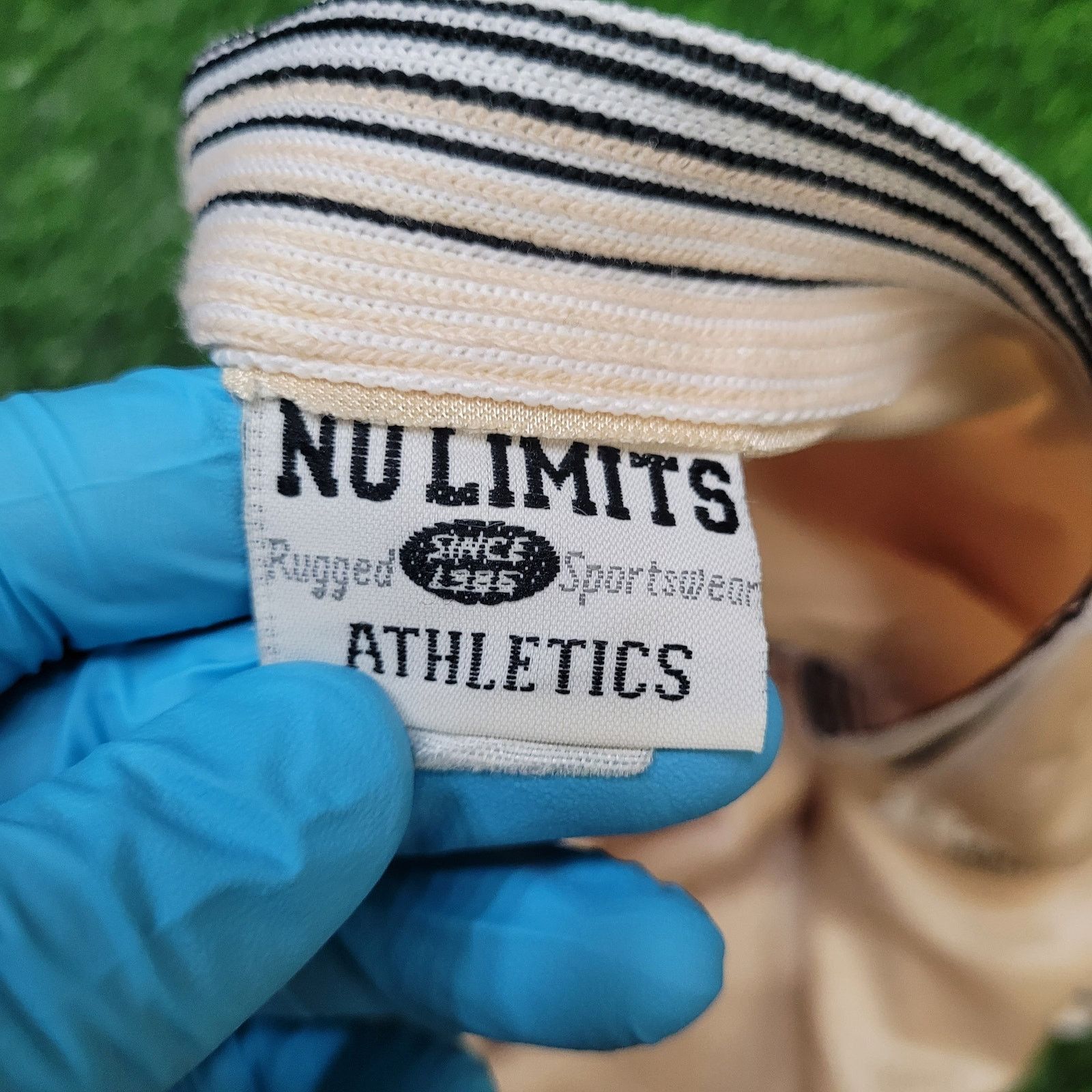 Vintage VTG 90s No Limits Shiny Satin Jersey Large Boxy Fit Baggy Size US L / EU 52-54 / 3 - 11 Thumbnail