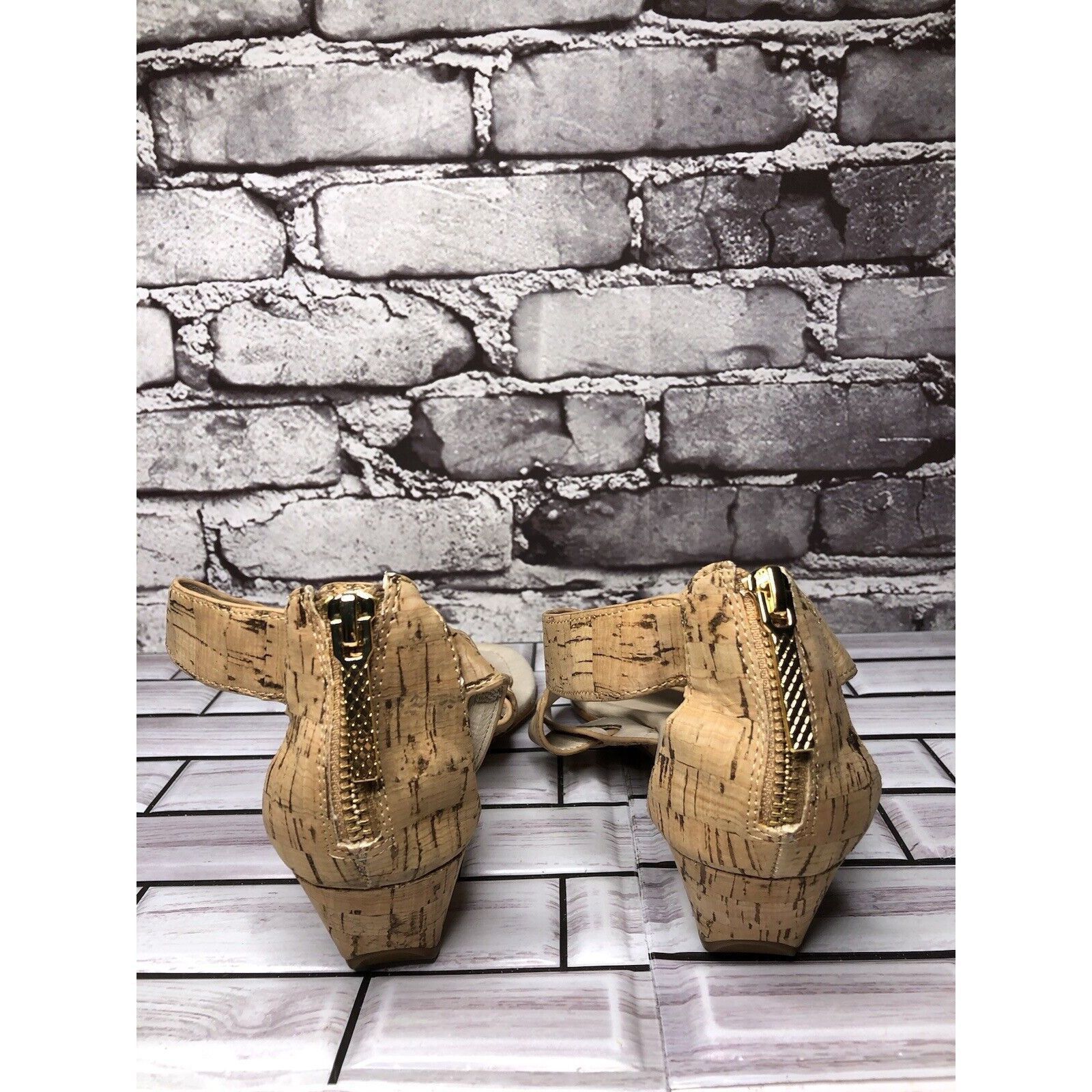 Donald Pliner Donald Pliner Deann Tan Cork Wedge Back Zipper Sandals Women Size US 7.5 / IT 37.5 - 3 Thumbnail