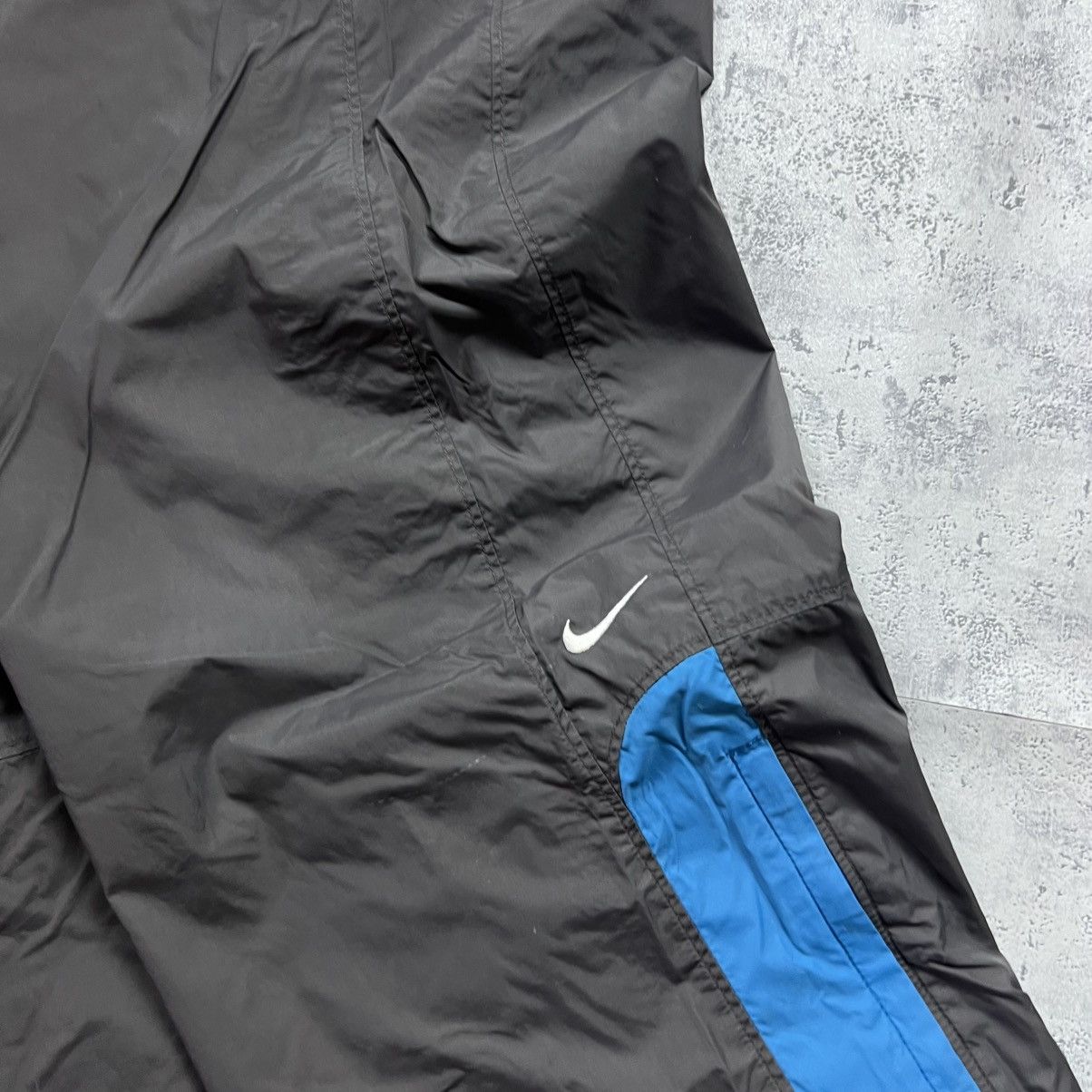 Nike 90s NIKE SWOOSH VINTAGE GORPCORE BAGGY PARACHUTE RETRO PANTS Size US 32 / EU 48 - 7 Thumbnail