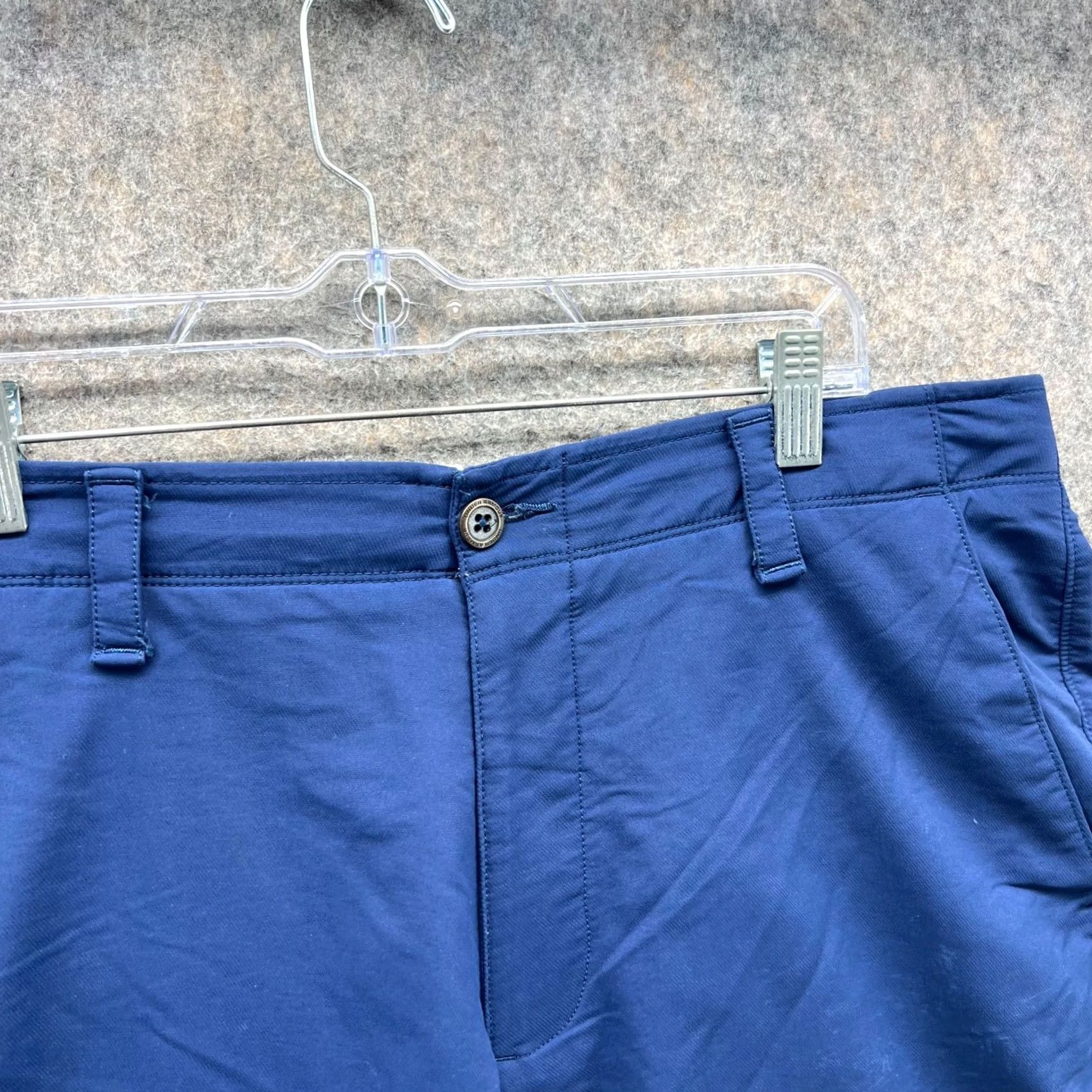 Under Armour Under armour Shorts Mens 36 Blue Men Adult Golf Chino Flat Front Heatgear Loose Fit Size US 36 / EU 52 - 4 Thumbnail