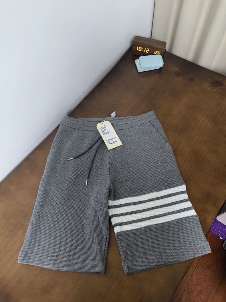 Thom Browne Thom browne Size 2 Waffed shorts 2504-Nextarrow Size US 30 / EU 46 - 1 Thumbnail