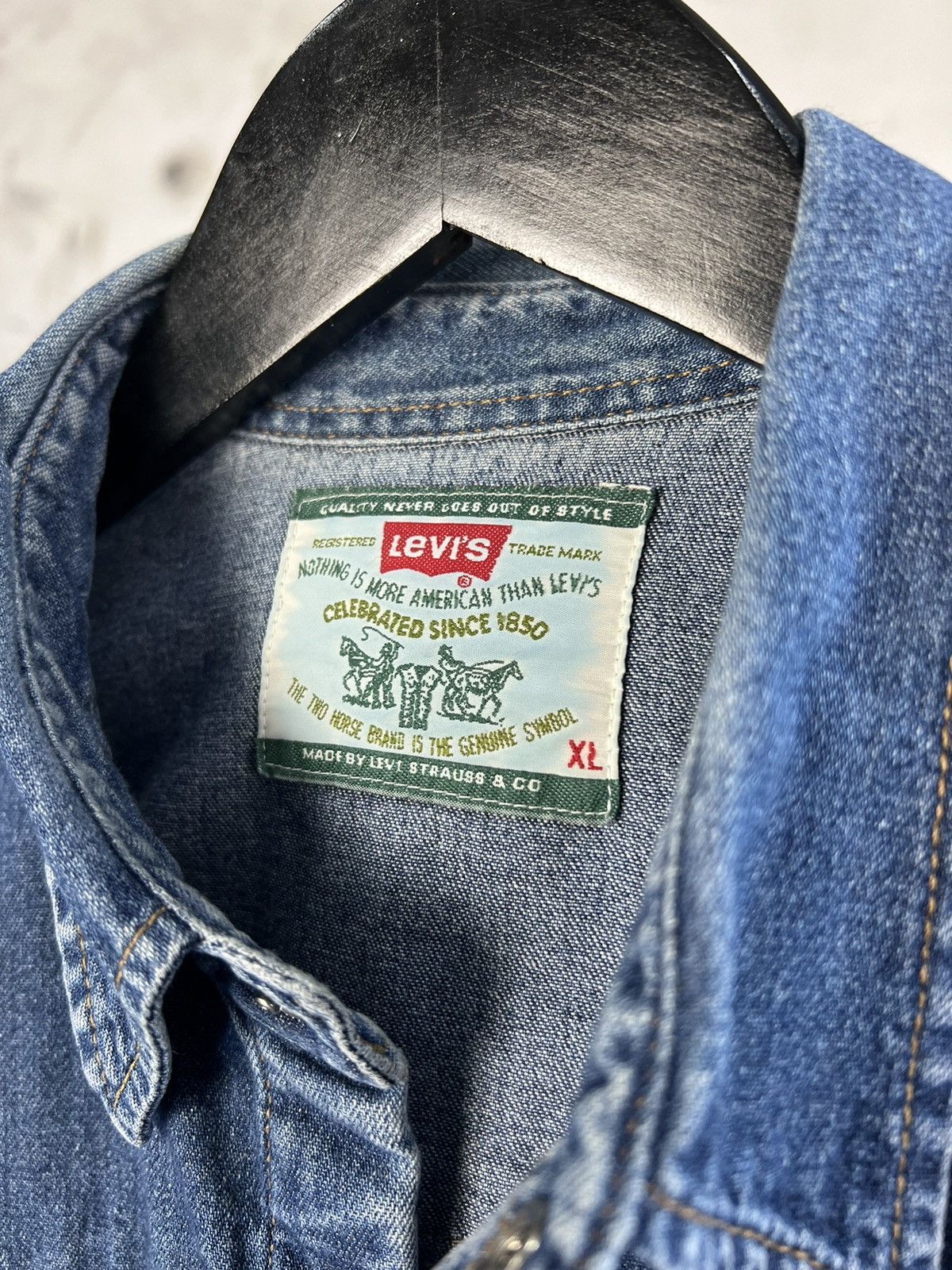 Levi's Vintage Levi’s Denim Shirt Size L - XL Size US XL / EU 56 / 4 - 6 Thumbnail