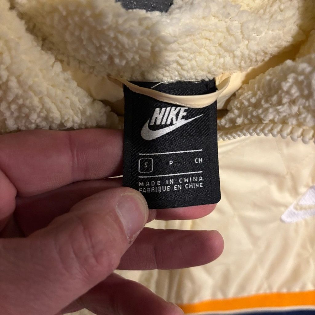 Nike Women’s Nike Cream Quilted Jacket with Stripes Size S / US 4 / IT 40 - 5 Thumbnail