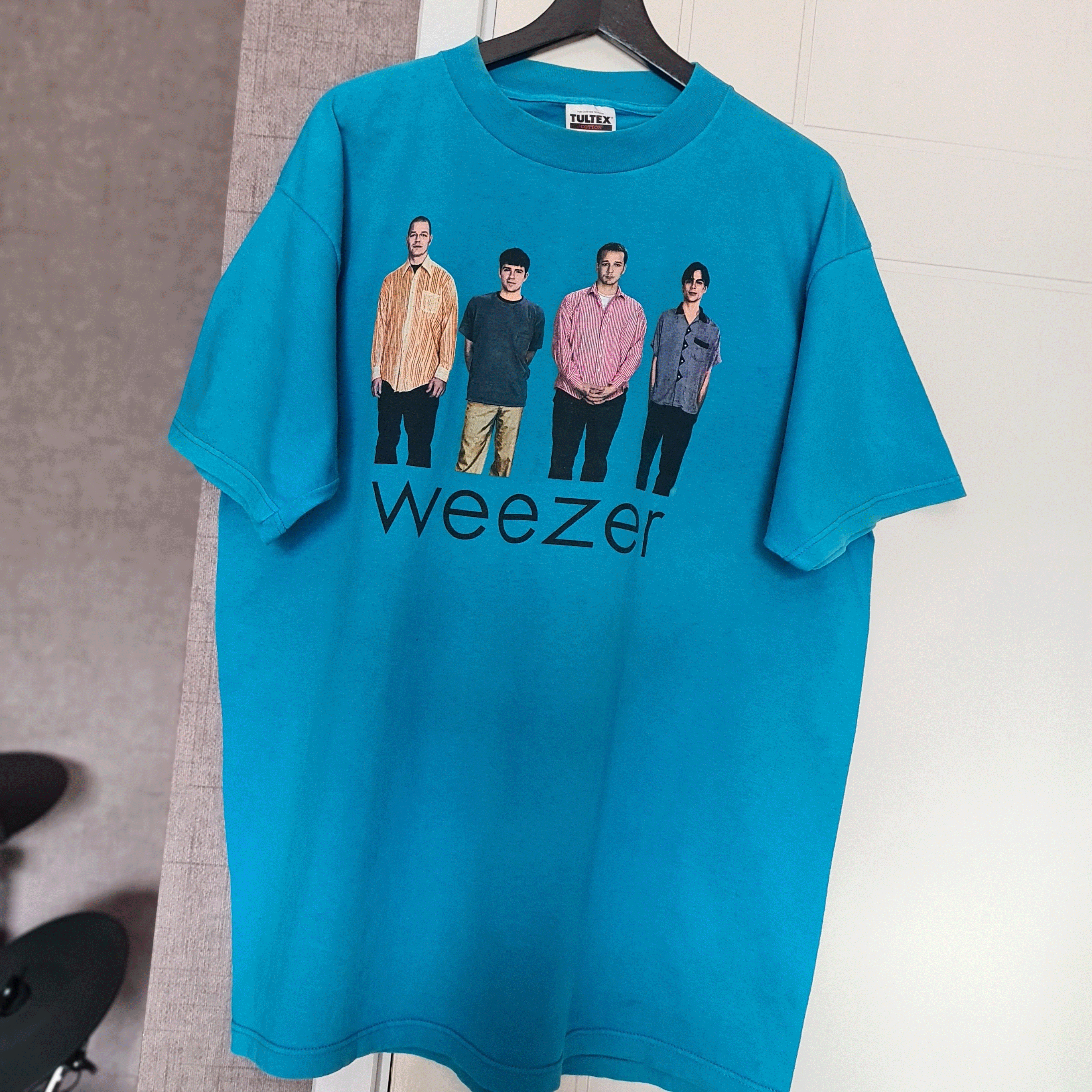 Weezer バンドTシャツ 90s ブルーアルバム Amazon.com: Weezer - Blue Album Cover T-Shirt : Clothing, Shoes