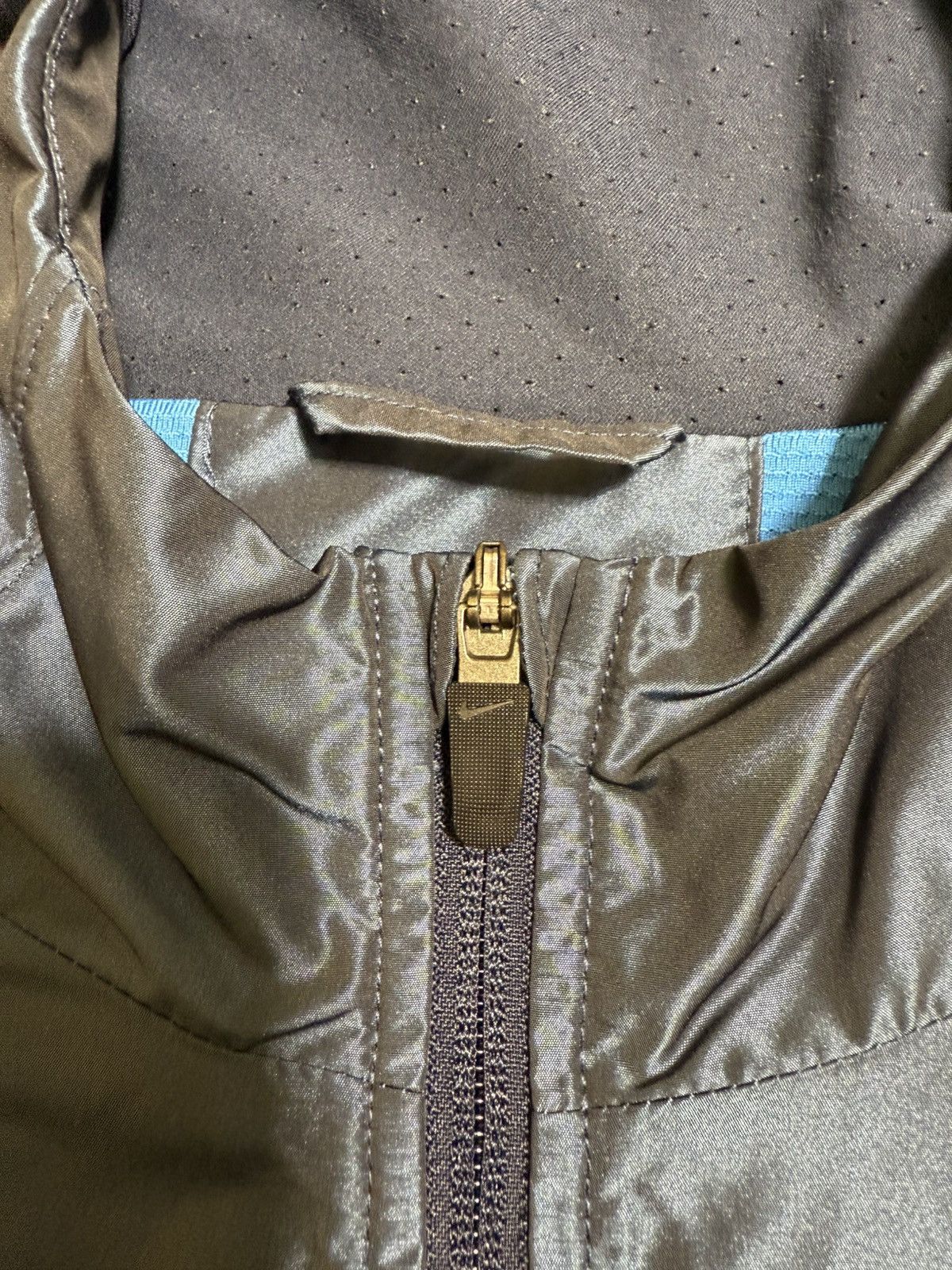 Nike ***FINAL DROP***RARE NIKE SHIELDTECH METALLIC JACKET SIZE XL Size US XL / EU 56 / 4 - 9 Thumbnail