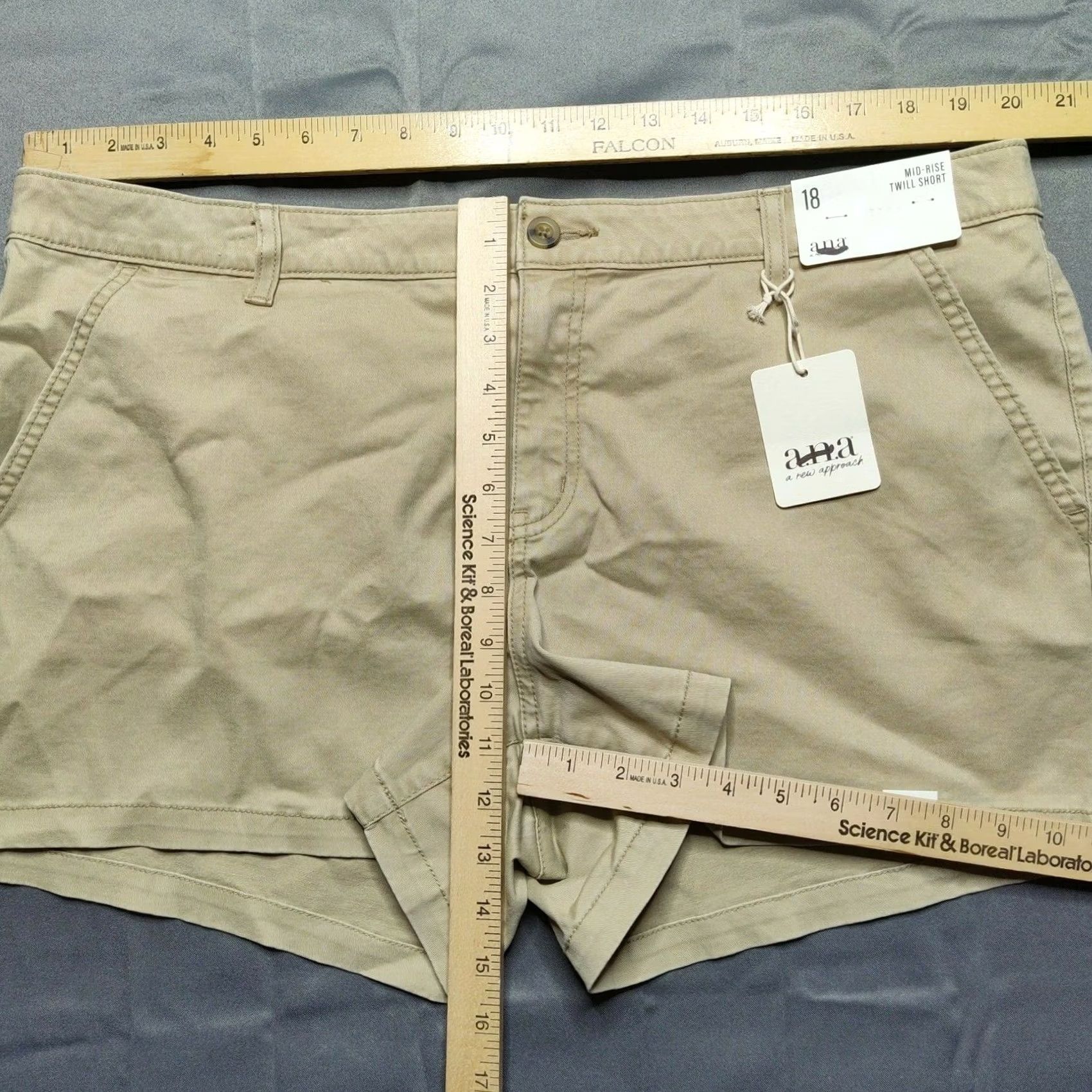Vintage ANA Women's Size 18 Gold Dust Mid-Rise Twill Shorts 3.5" Inseam NEW Beige Size 40" / US 18 - 5 Thumbnail