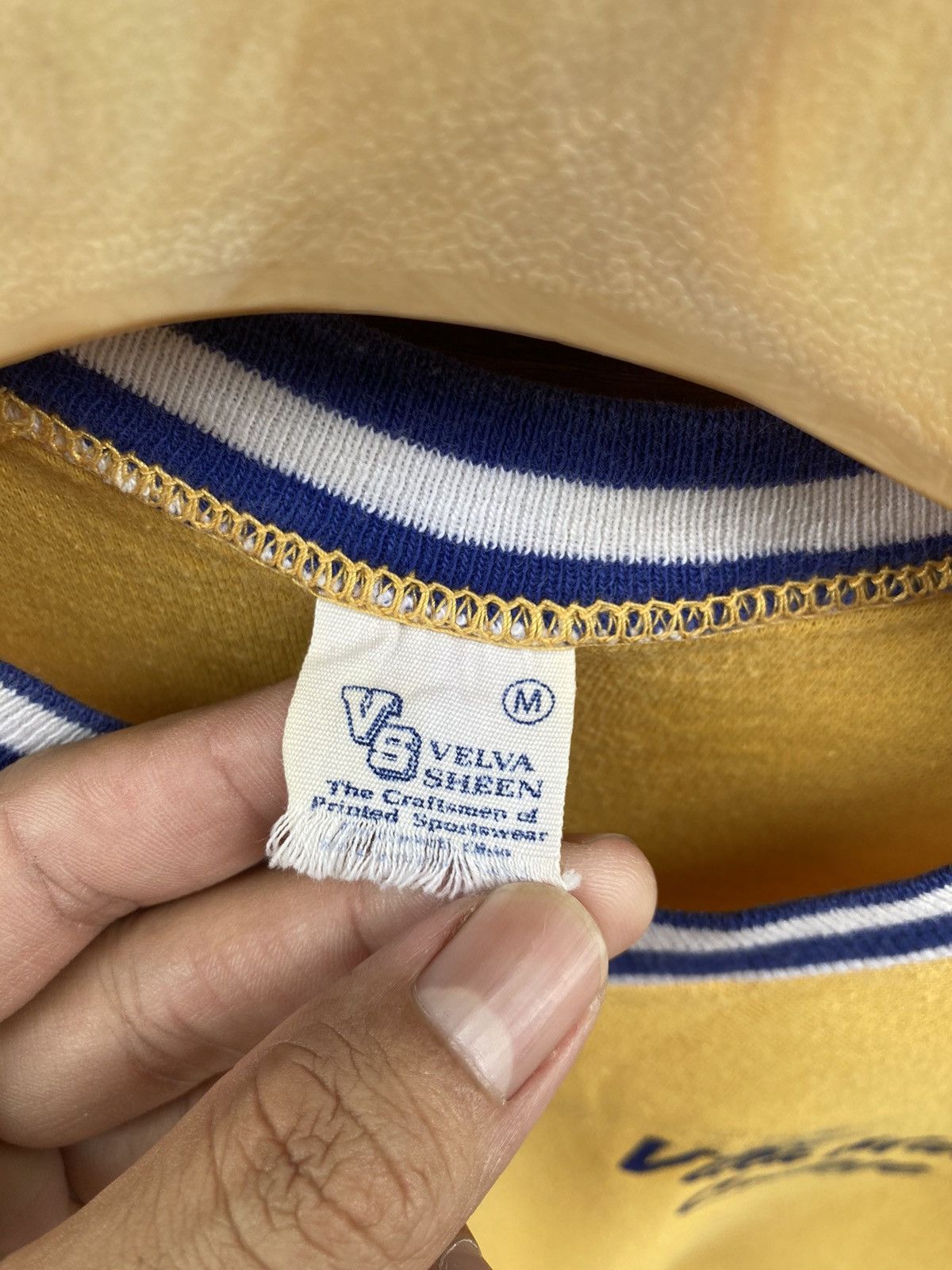 Vintage VINTAGE 60s/70s VELVA SHEEN Villa Maria College Ringer Size US M / EU 48-50 / 2 - 4 Thumbnail