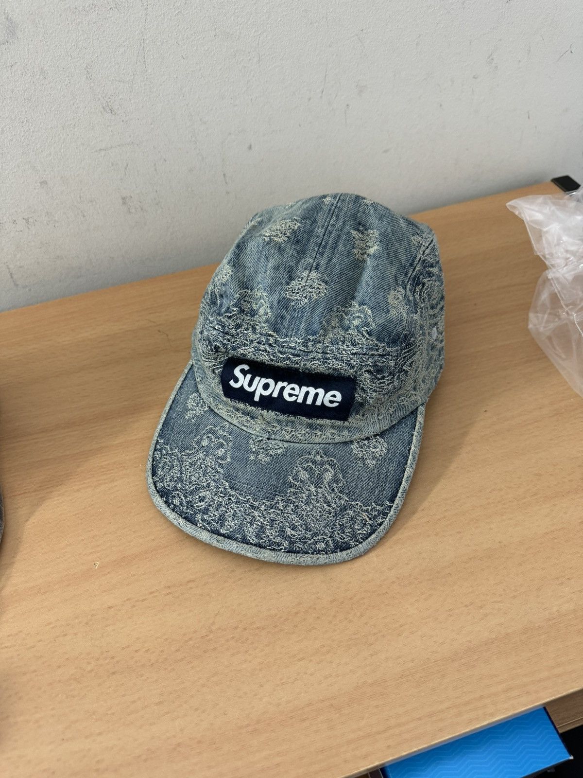 帽子 supreme Frayed Croc Denim Camp Cap Supreme Frayed Croc Denim Camp Cap Natural - SS25 - US