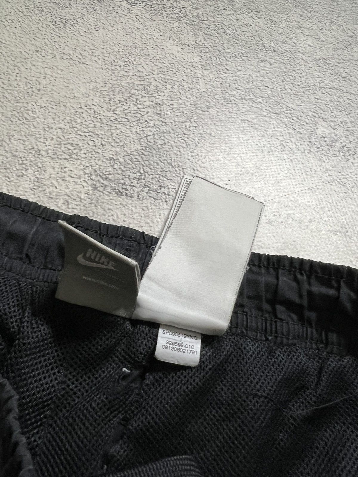 Nike × Vintage Vintage Y2K Nike Nylon Pants 00’s Size US 34 / EU 50 - 10 Thumbnail