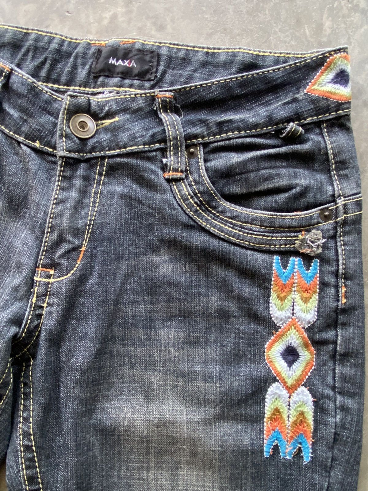 Hysteric Glamour × Japanese Brand Flare Jeans Maxia Embroidered Navajo Design Size 30" / US 8 / IT 44 - 8 Thumbnail