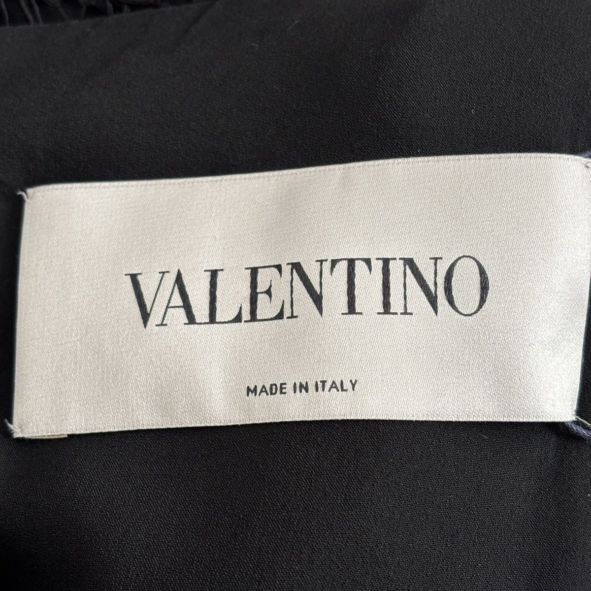Valentino Valentino Lace Slim-fit Mid-length Short Sleeve Dress K26WX Size XS / US 0-2 / IT 36-38 - 5 Thumbnail