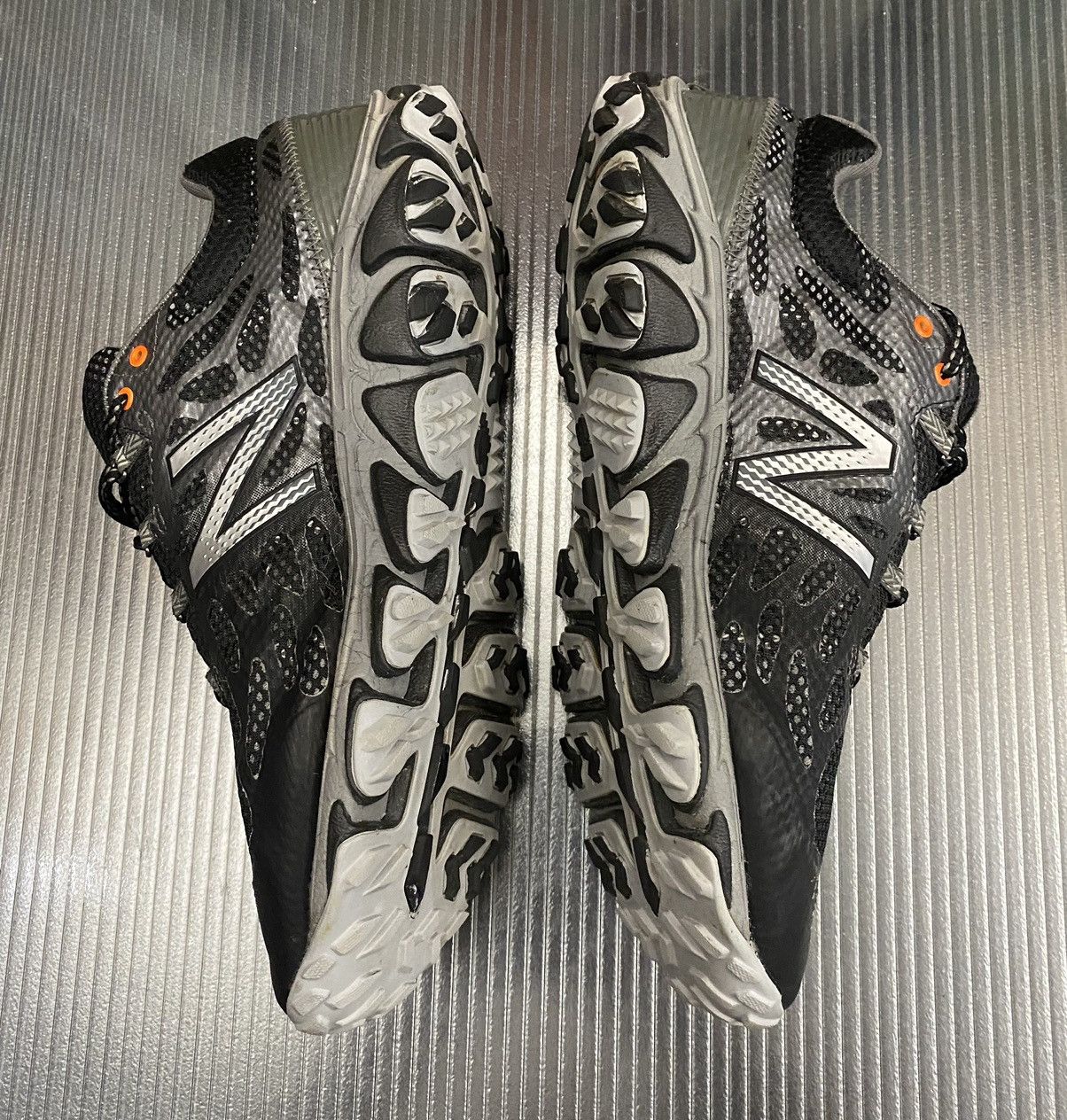 New Balance New Balance Men's 3010 trail fantom fit Black/Silver 12 Size US 12 / EU 45 - 6 Thumbnail
