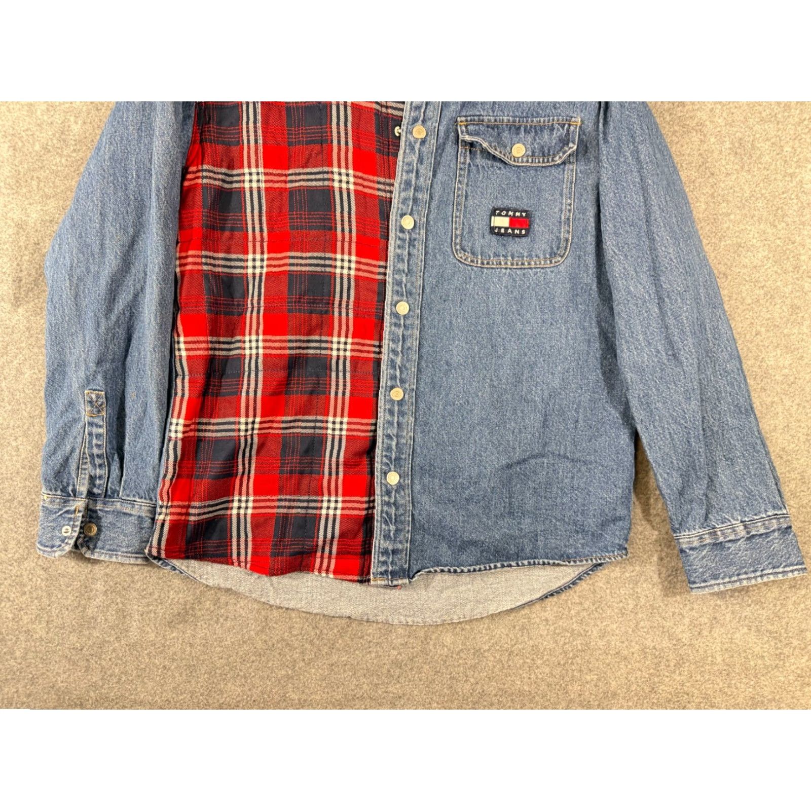 Tommy Hilfiger Tommy Hilfiger Shirt Mens S Blue Denim & Plaid Snap Front Pocket Overshirt Fit Shirt Regular Navy Blue Plaid Denim Mens S Short/Long Sleeve? Size US S / EU 44-46 / 1 - 4 Thumbnail