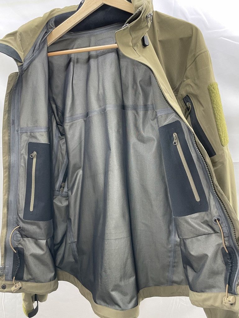 Arc'teryx ARCTERYX LEAF Alpha Gen 1 Crocodile Gore Tex Jacket Size US M / EU 48-50 / 2 - 18 Thumbnail