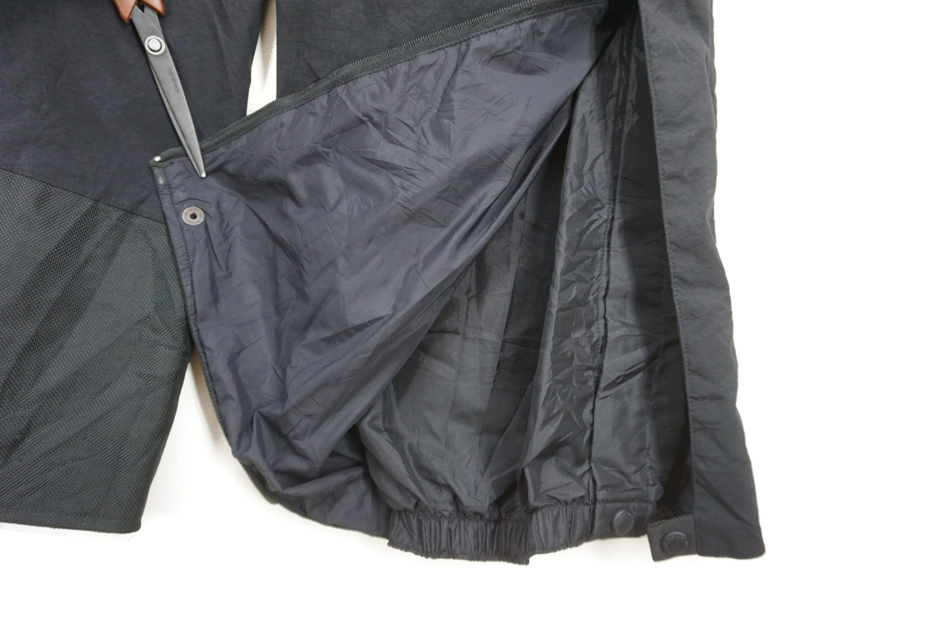 Marmot Ski Pants fit W37xL32 Marmot Snowboards Articulate Knee Size US 36 / EU 52 - 11 Thumbnail