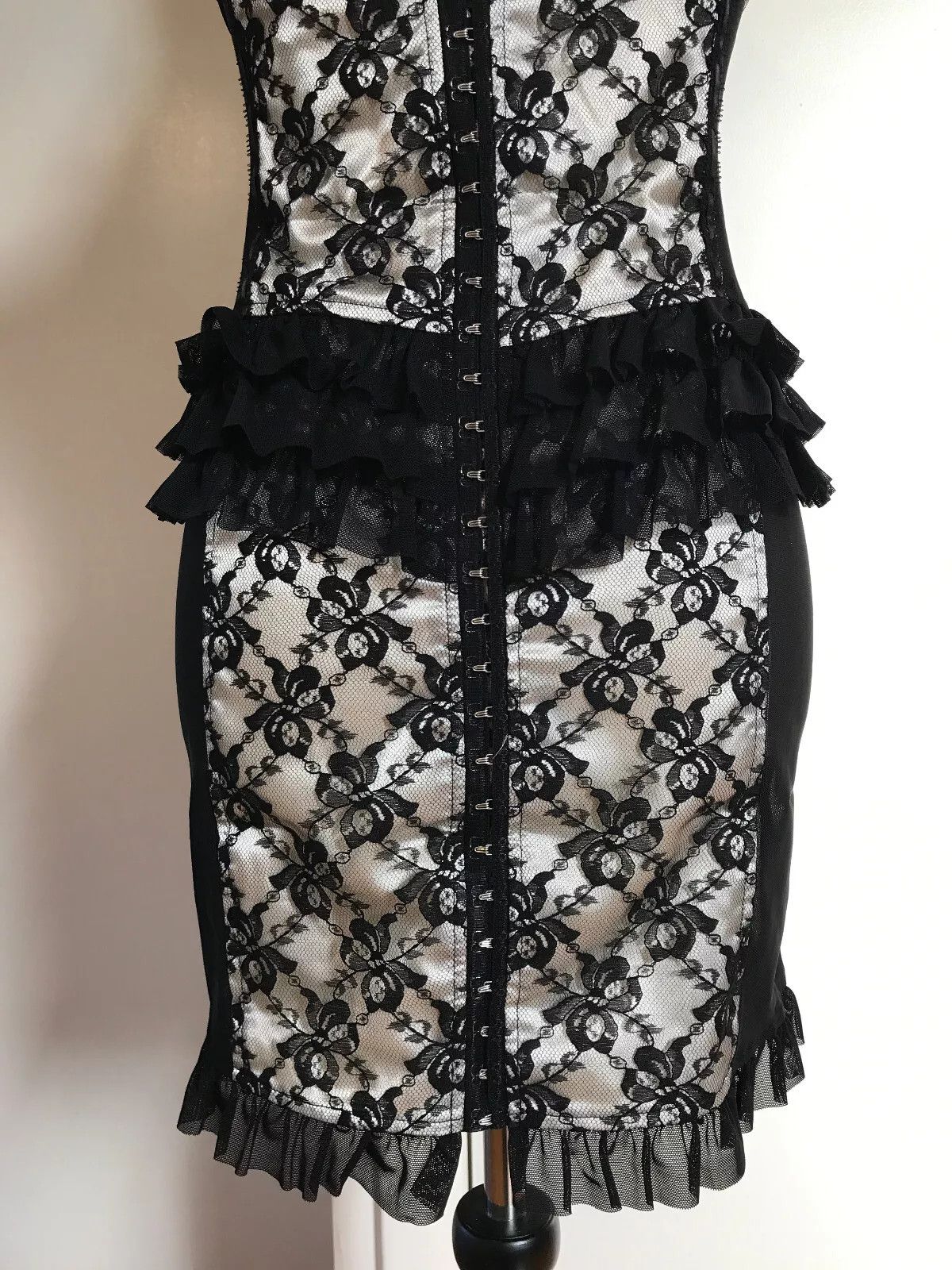 Lip Service Lip Service Vintage Vaudeville Vamps Lace & Mesh Dress XS Size XS / US 0-2 / IT 36-38 - 8 Thumbnail