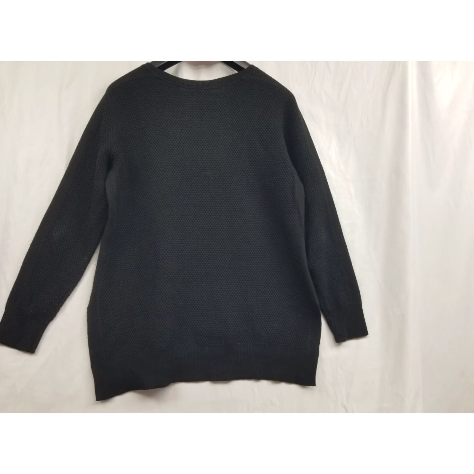 Athleta Athleta Shirt Women Black Long Sleeve Round Neck Pullover Knit Lightweight Slit Vacation: Activewear, Casual, Size L, Regular Fit Size L / US 10 / IT 46 - 2 Thumbnail