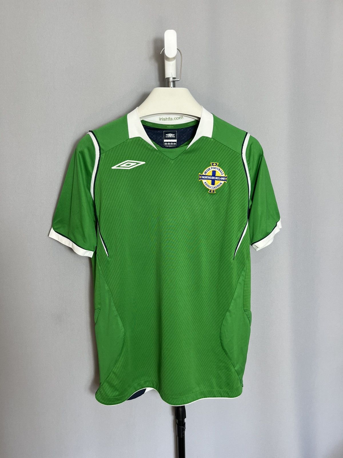 Umbro Northern Ireland 2008 2010 Home football Umbro shirt jersey Size US M / EU 48-50 / 2 - 1 Thumbnail