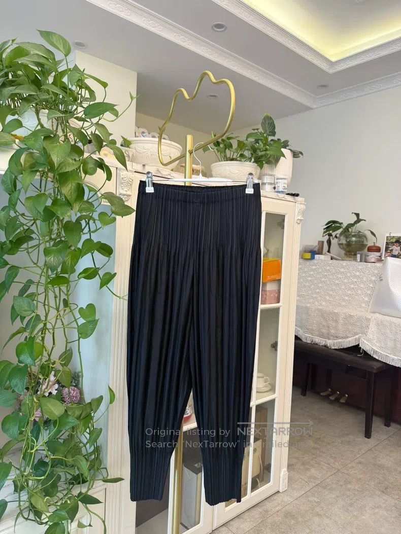 Issey Miyake Black Classic Puff Ruffled Pants