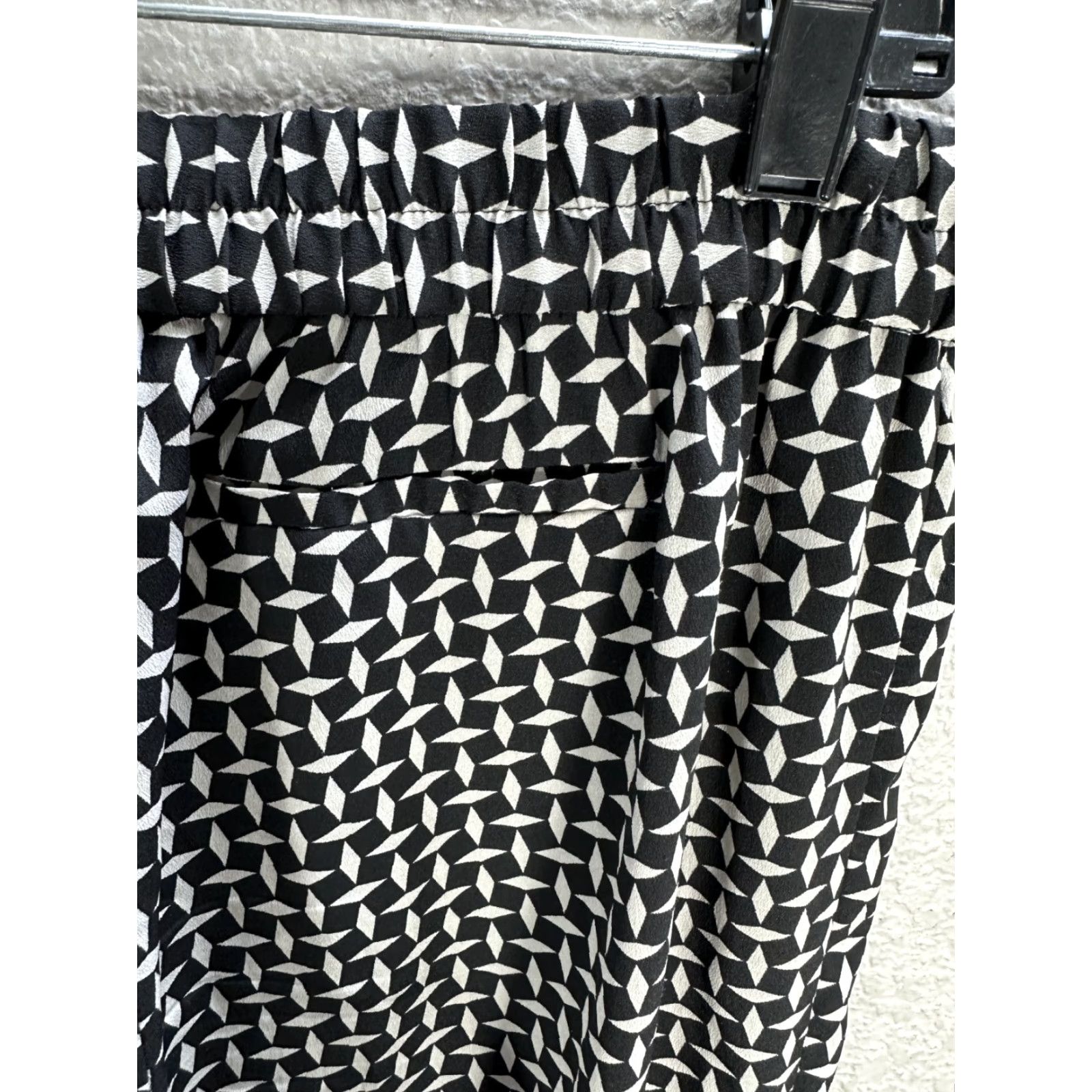 Christian Siriano Christian Siriano Runaway Geometric Pants Elastic Waist Sz M Women Black White Geometric Pattern Ankle Straight Inseam 31 Size 32" / US 10 / IT 46 - 5 Thumbnail