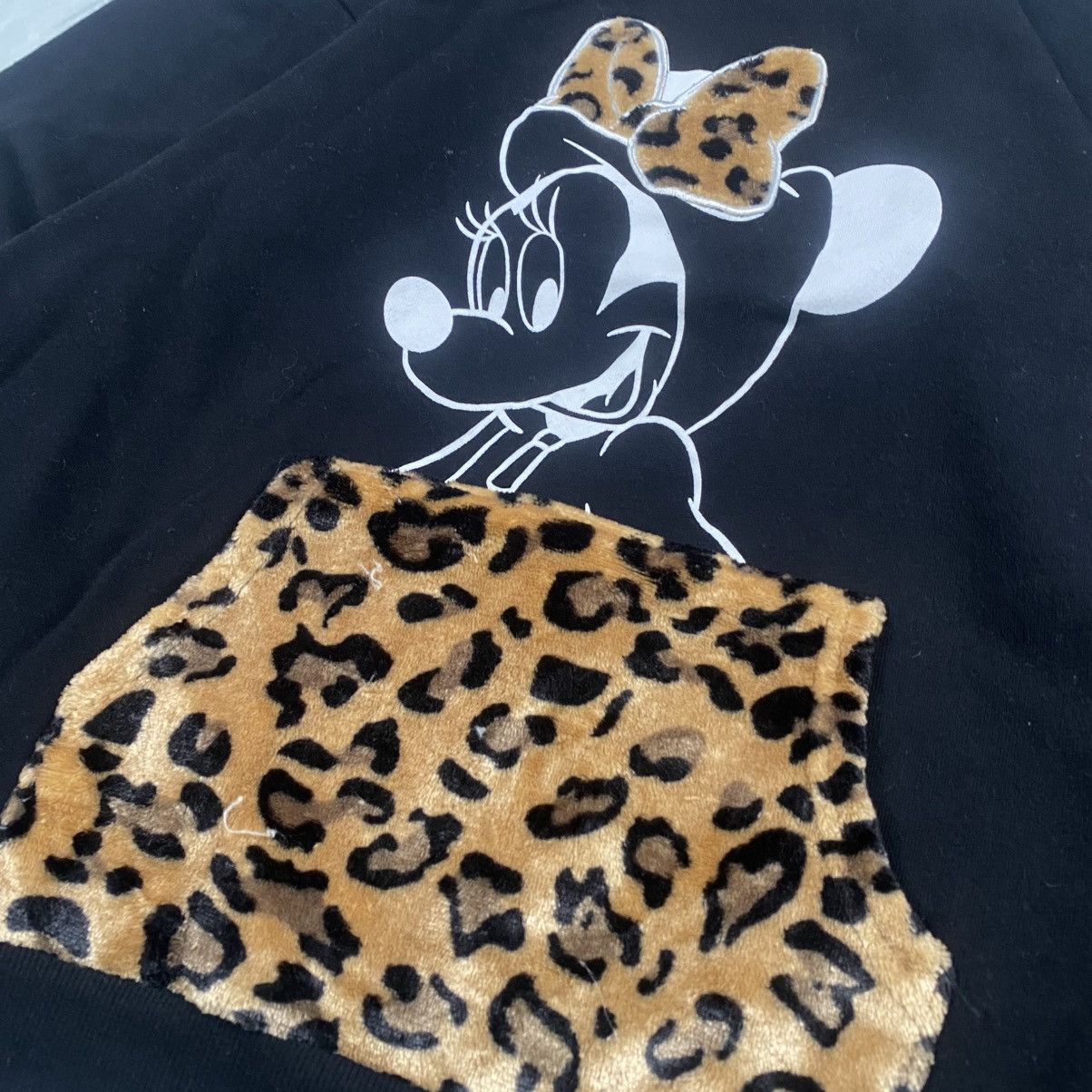 Japanese Brand Baby Doll Japn Disney Minnie Mouse Leopard Crewneck Size US L / EU 52-54 / 3 - 3 Thumbnail