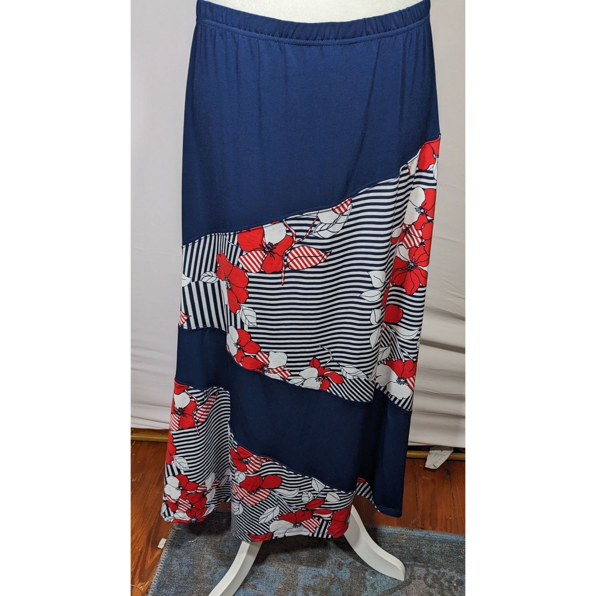 Other N Touch Floral Red White And Blue Maxi Skirt Size 28" / US 6 / IT 42 - 5 Thumbnail