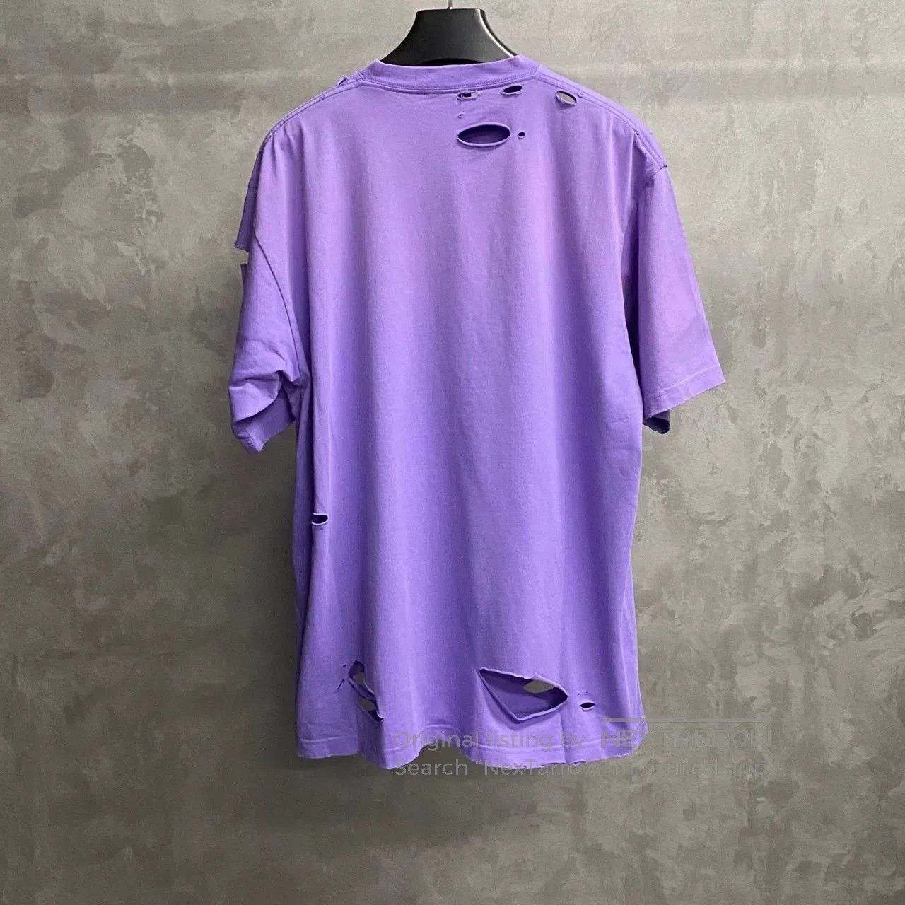 Balenciaga Balenciaga Lavender Distressed Logo Tee. Size XS / US 0-2 / IT 36-38 - 2 Thumbnail